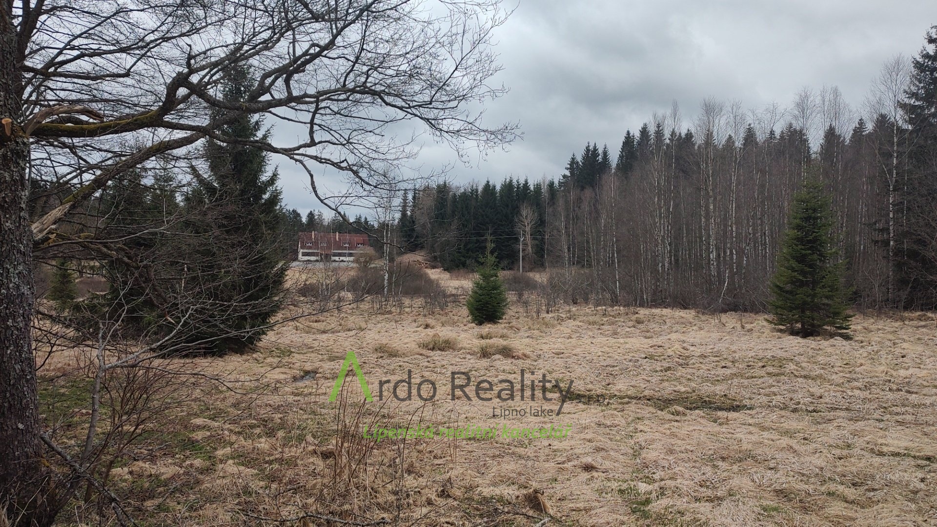 zajimavy-pozemek-primo-u-vypadovky-smer-guglwald-i