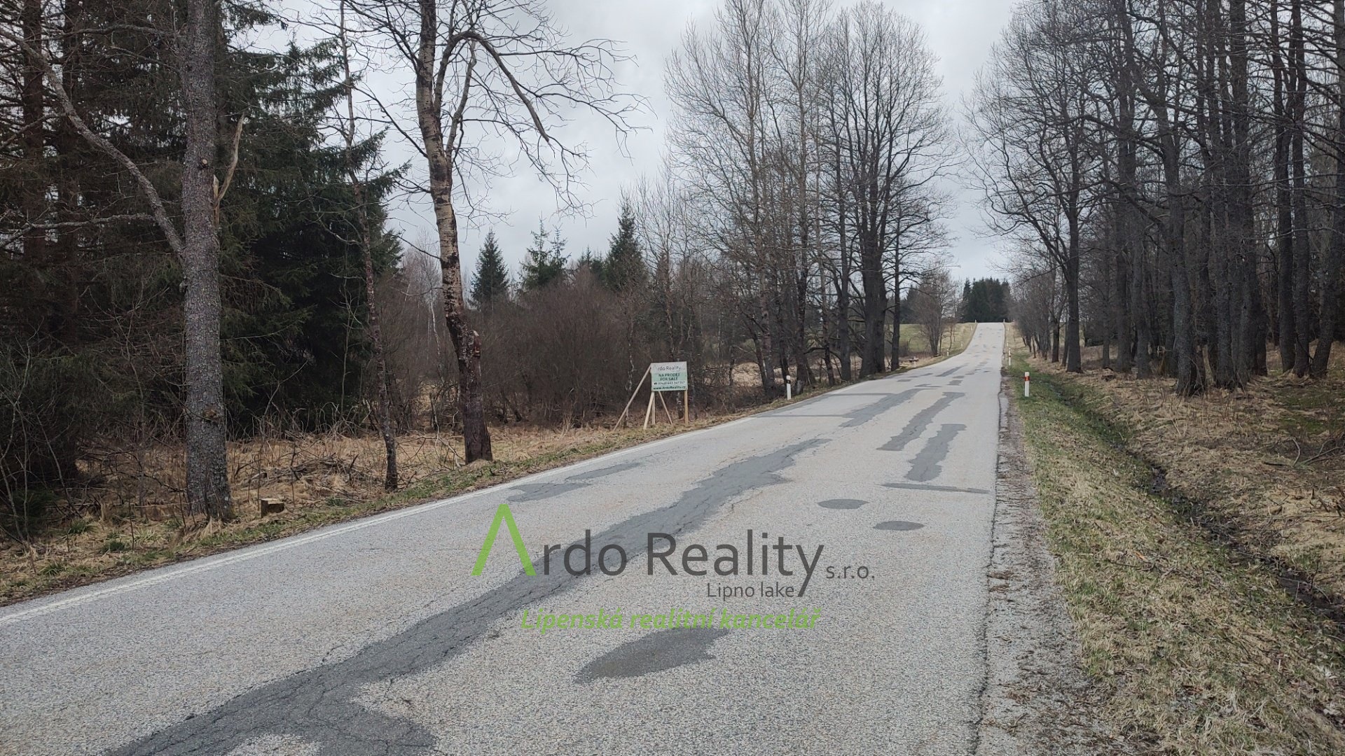 zajimavy-pozemek-primo-u-vypadovky-smer-guglwald-i