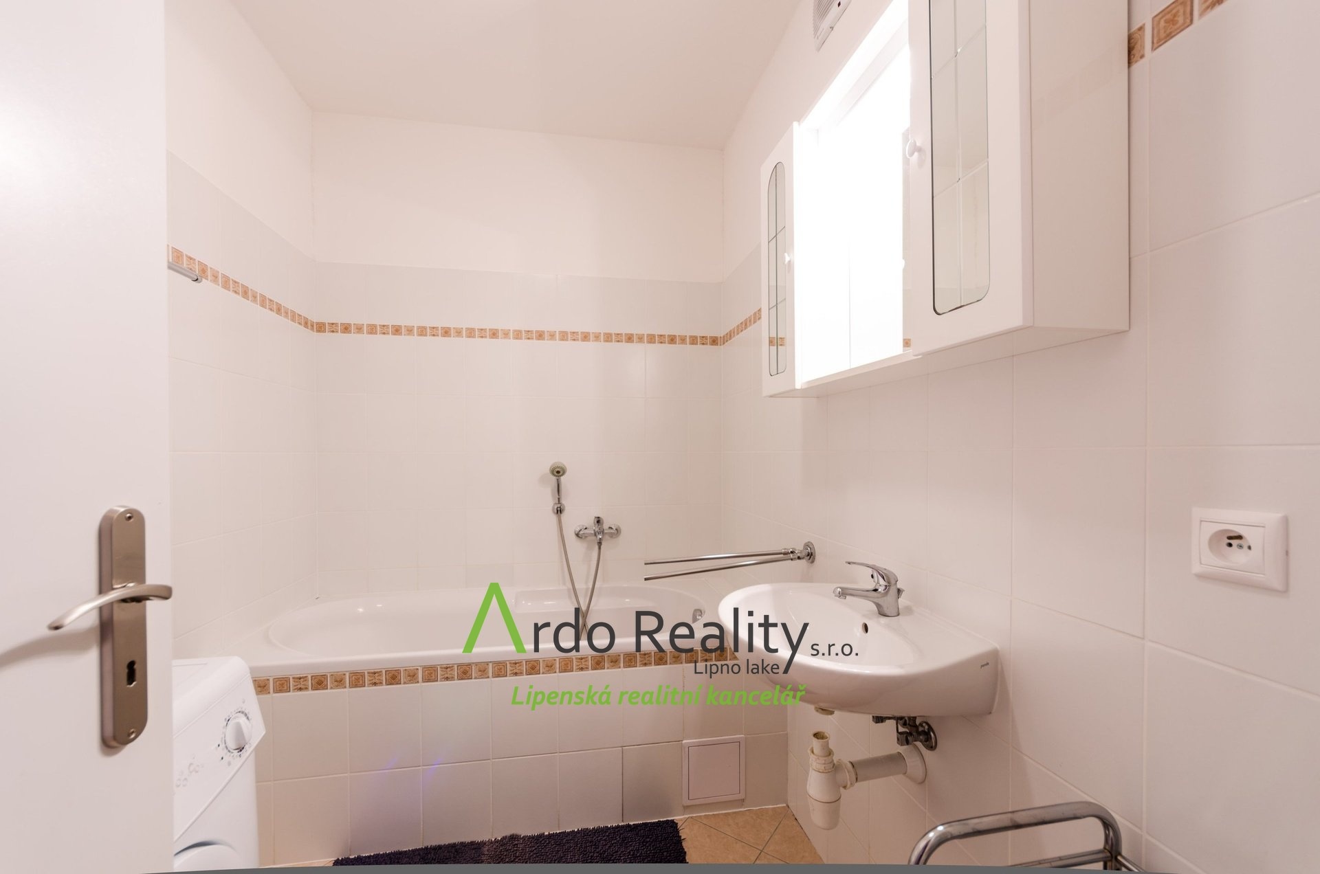 krasny-byt-nedaleko-jezera-lipno-nad-vltavou-koupe