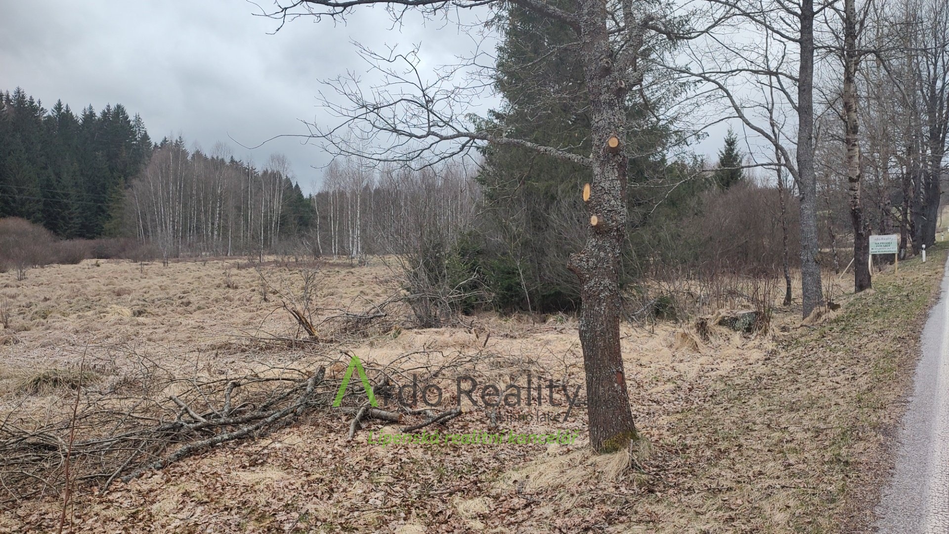 zajimavy-pozemek-primo-u-vypadovky-smer-guglwald-i