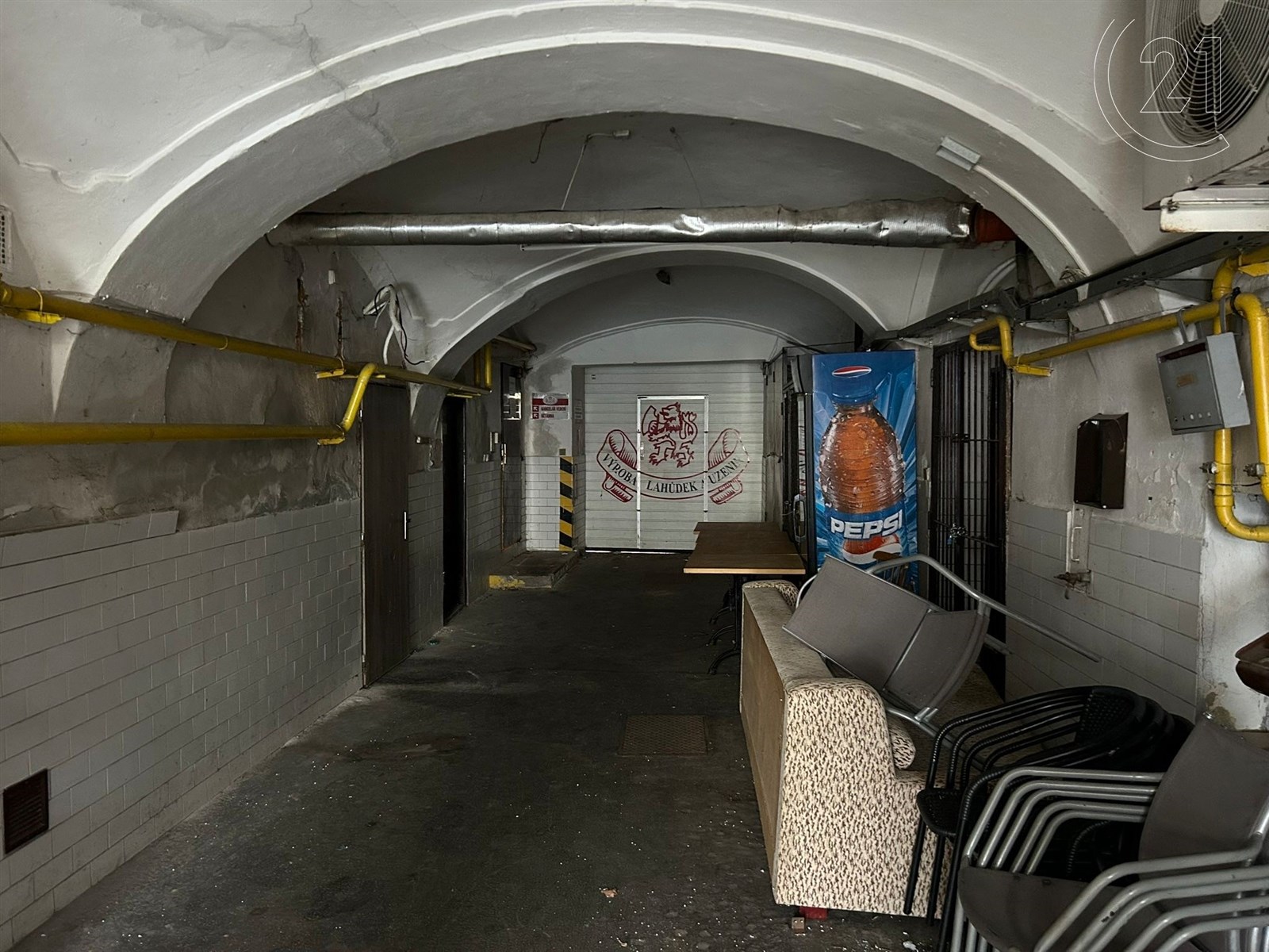 přízemí -průjezd