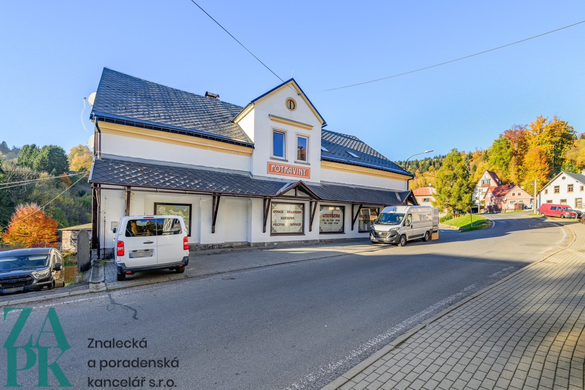 Pohled na dům z ulice