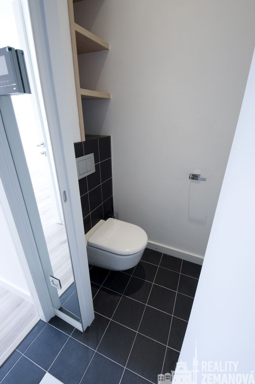 samostatné WC