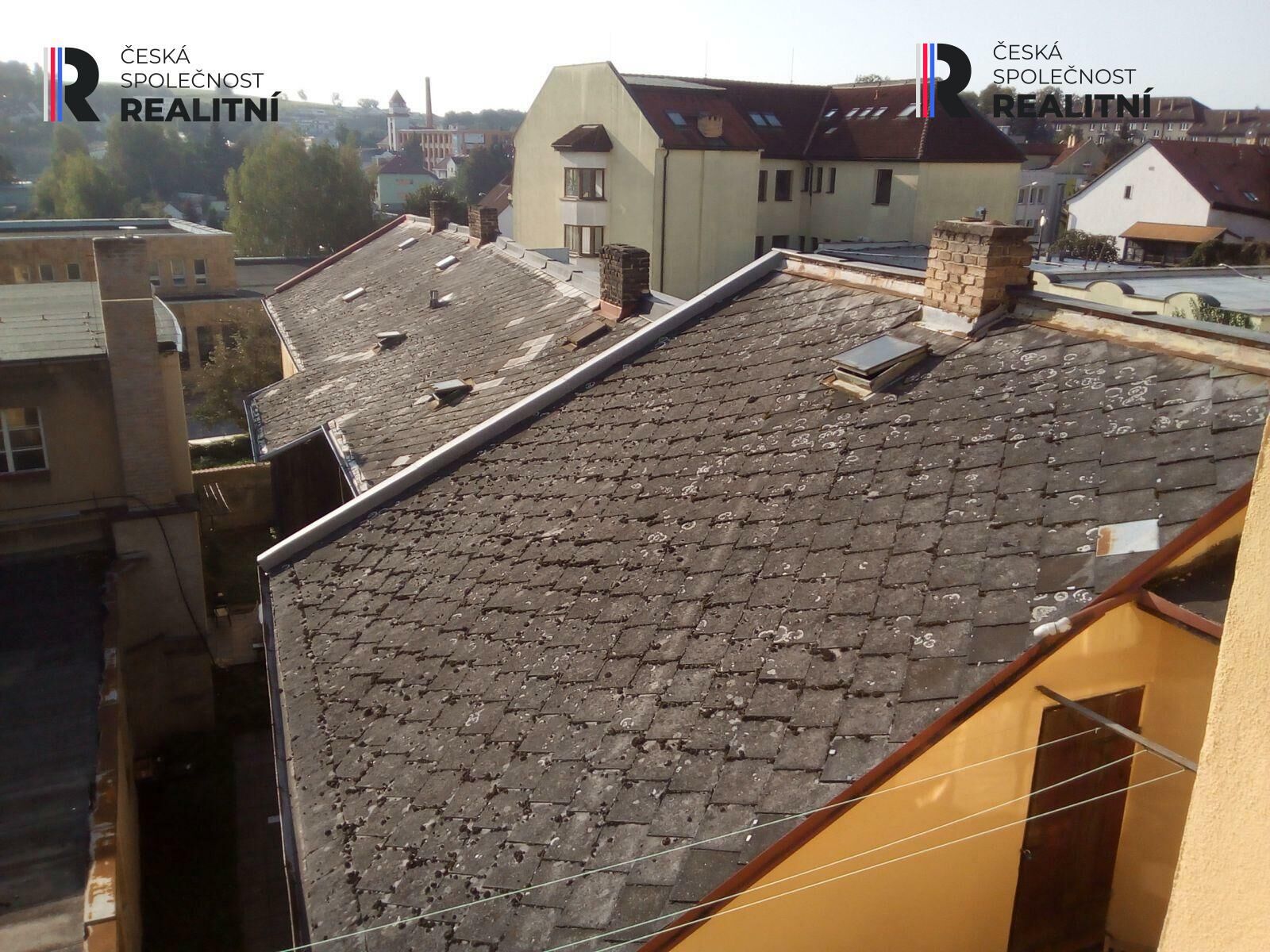 Dům přední část střecha a.jpg