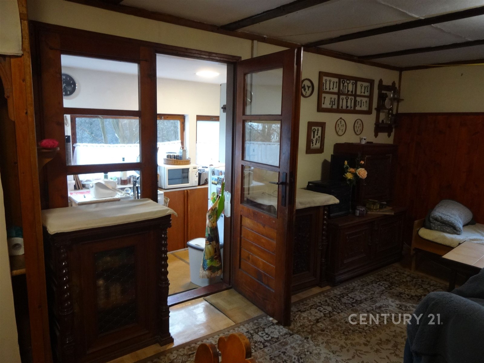 vstup z kuchyně do obývacího pokoje