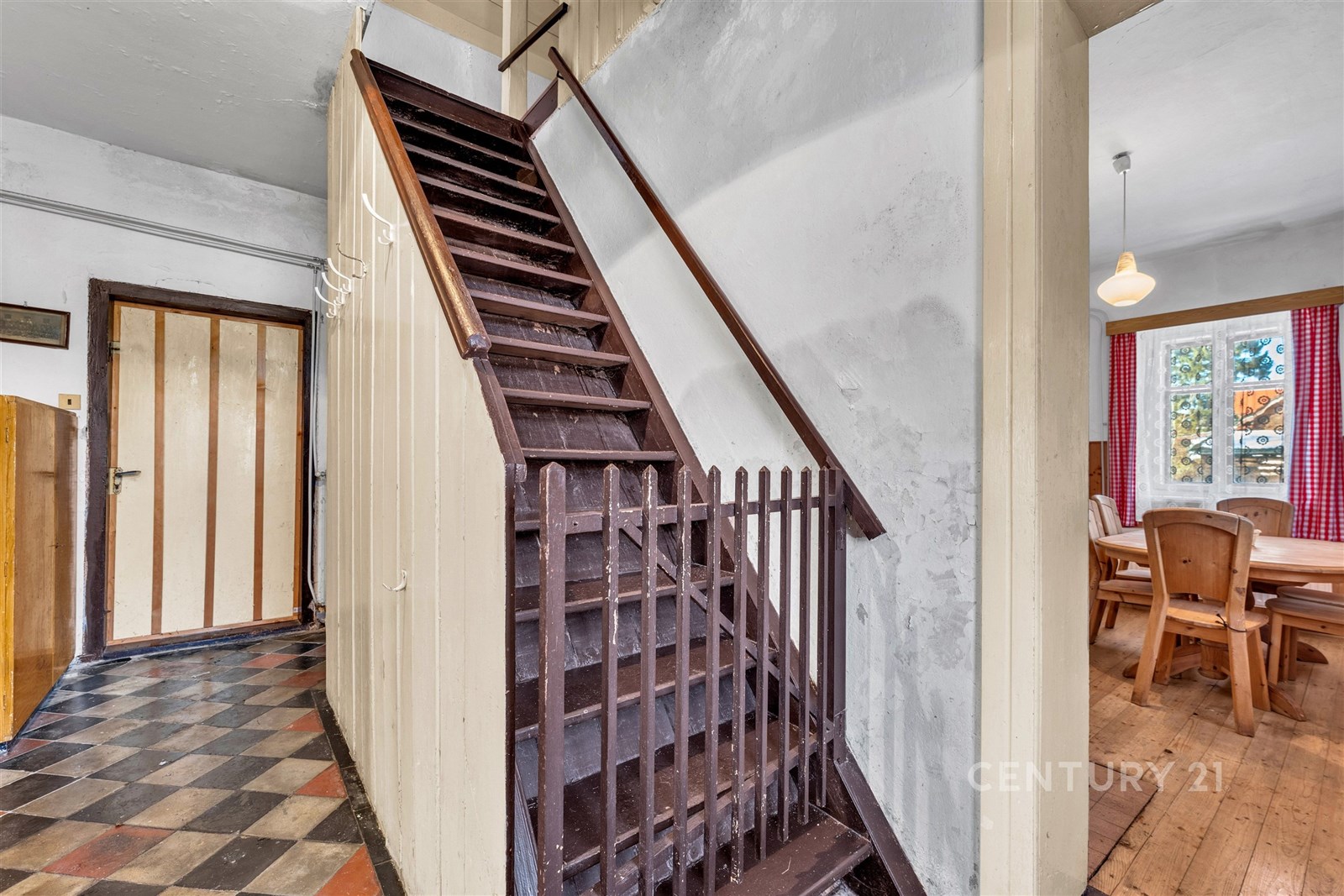 schodiště do 1.patra
