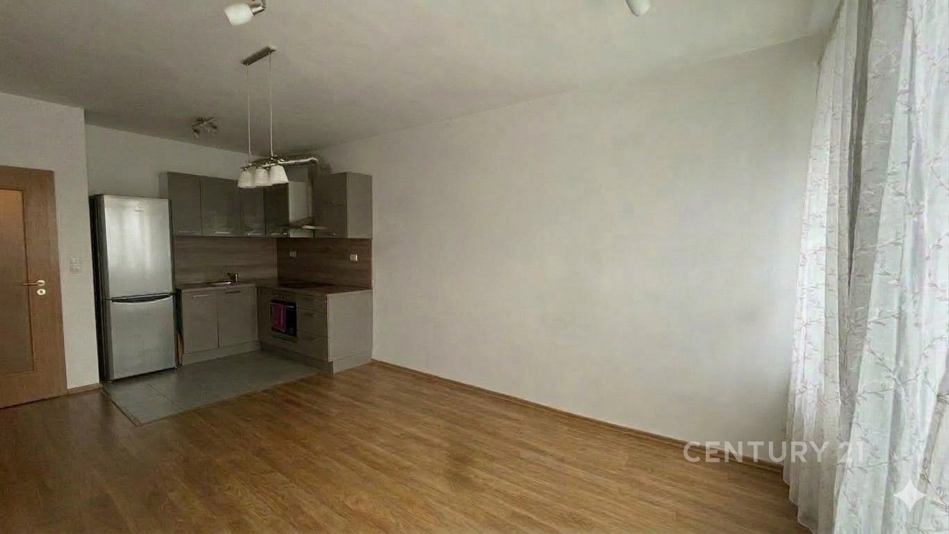 obývací pokoj bez zařízení