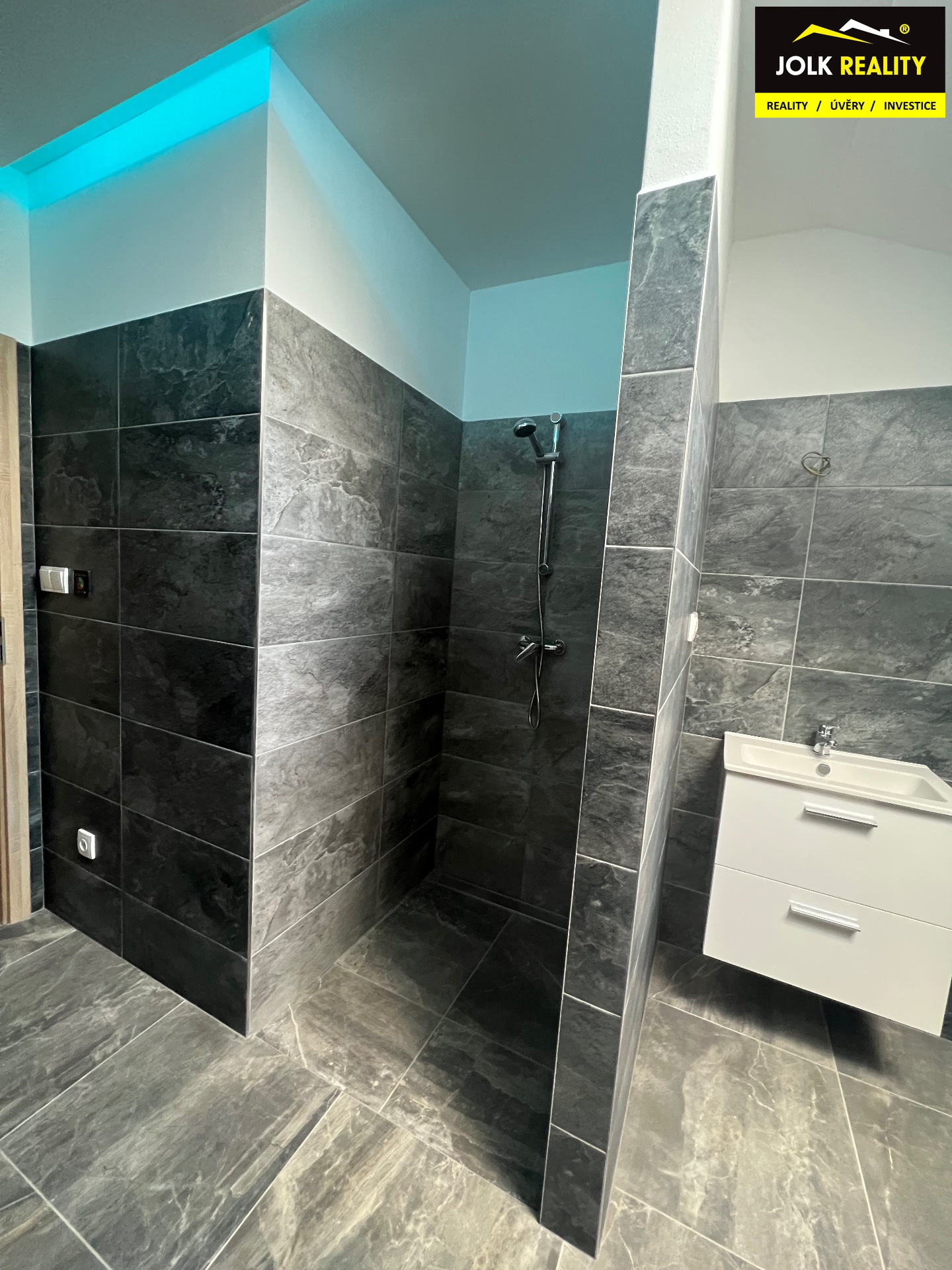 NIKOLA SUKENIKOVA JOLK REALITY PRONÁJEM BYTY 3KK V