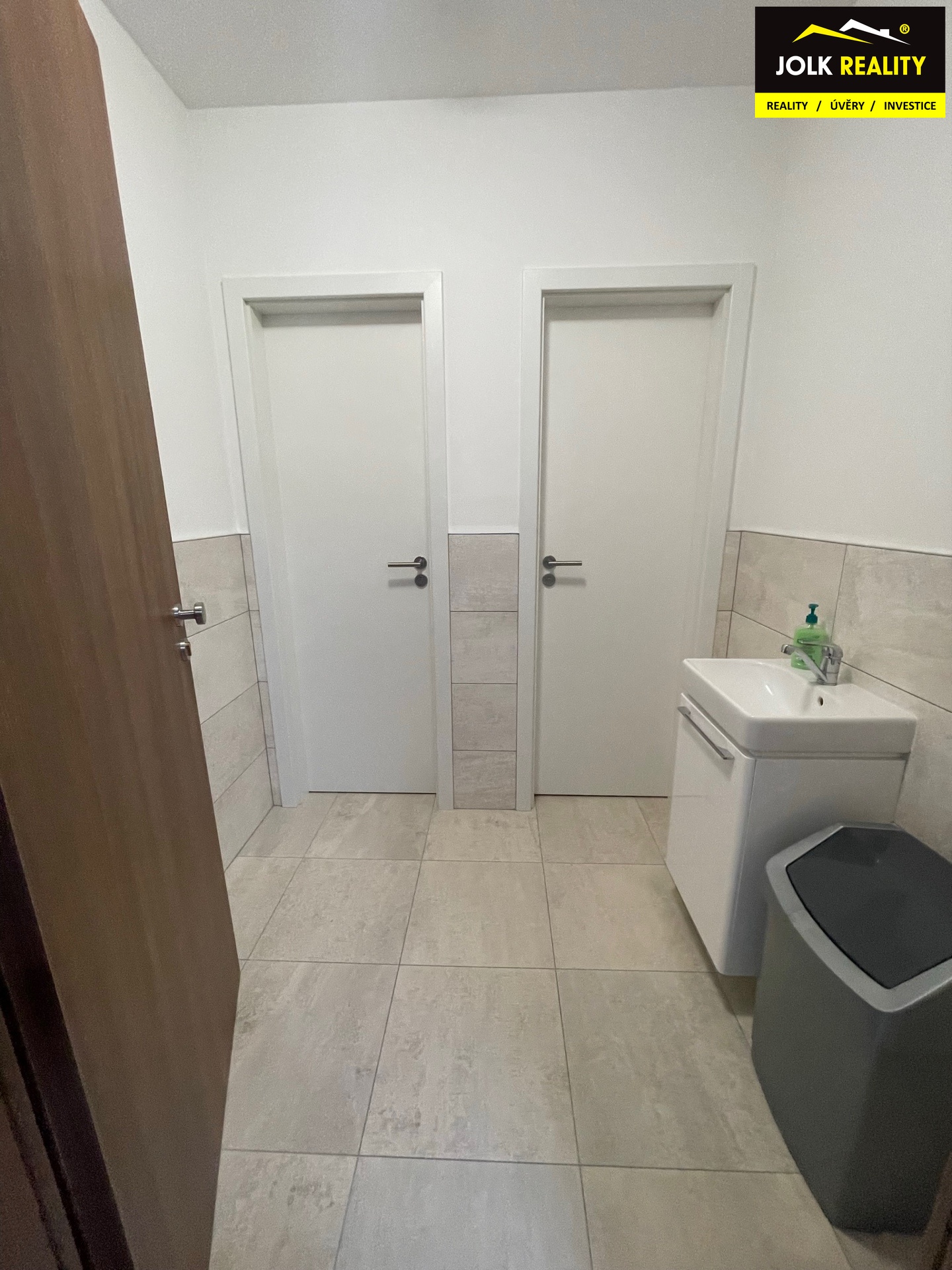 NIKOLA SUKENIKOVA  JOLKREALITY PRONAJEM KOMERCNIHO