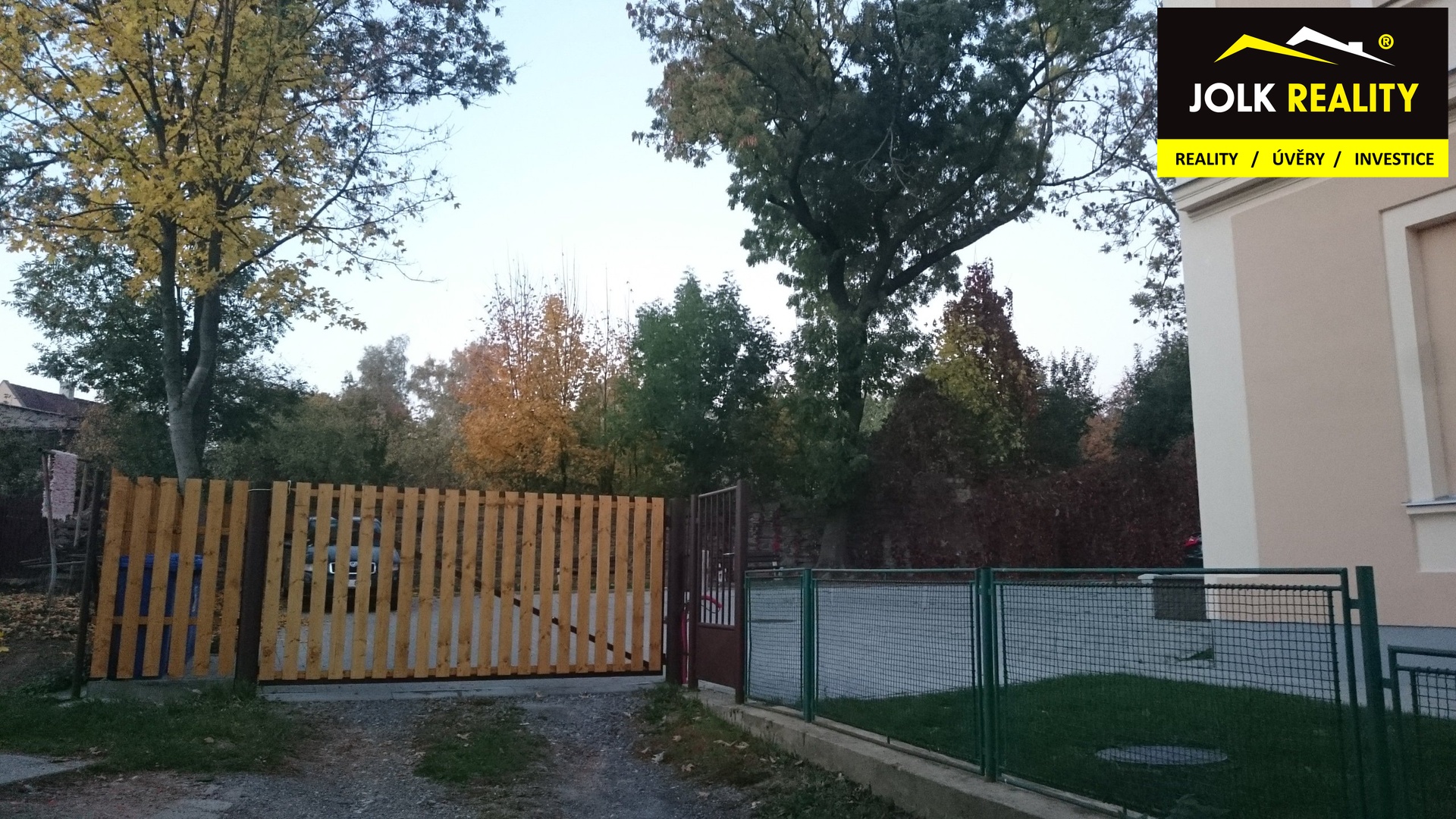 Byty-pro-Seniory-Budišov---zadní-vjezd-brána