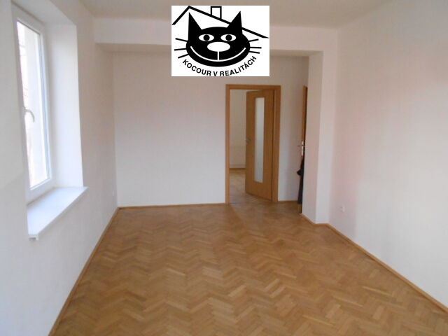 druhý pokoj od okna