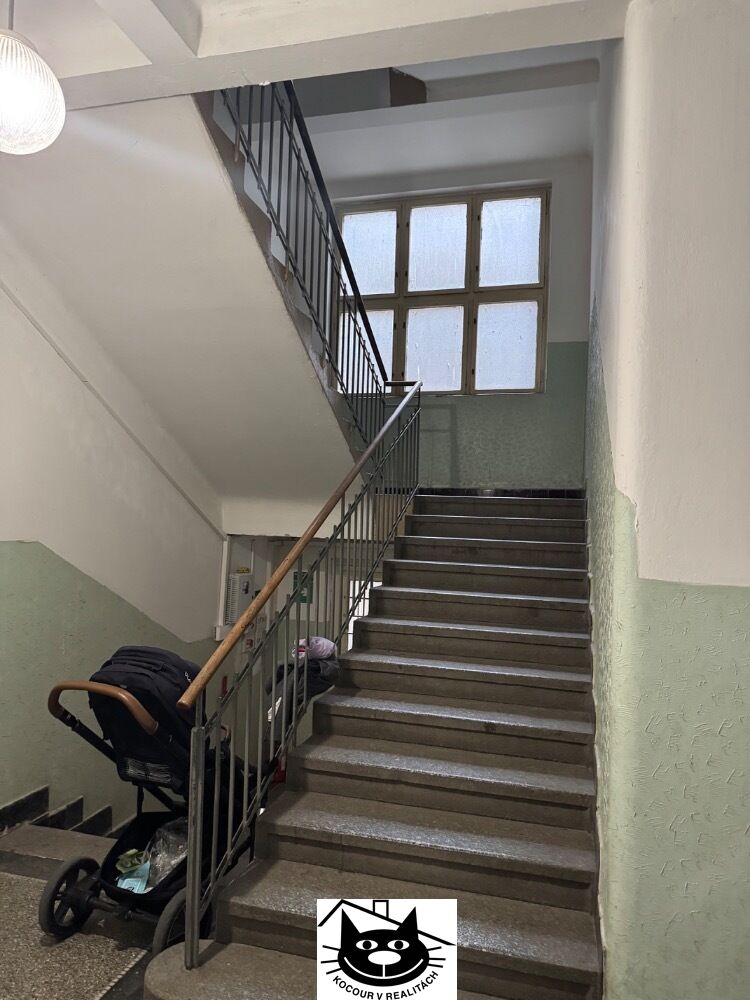 prostorné schodiště