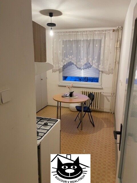 z předsíně do kuchyně