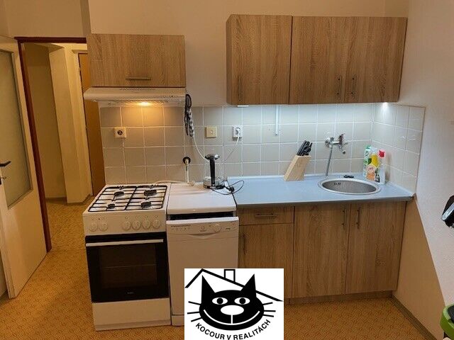 KL, vč. sporáku a myčky