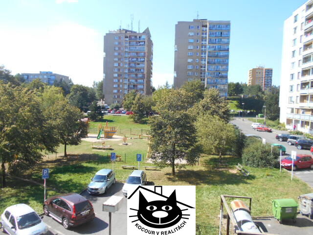 výhled z bytu, jaro