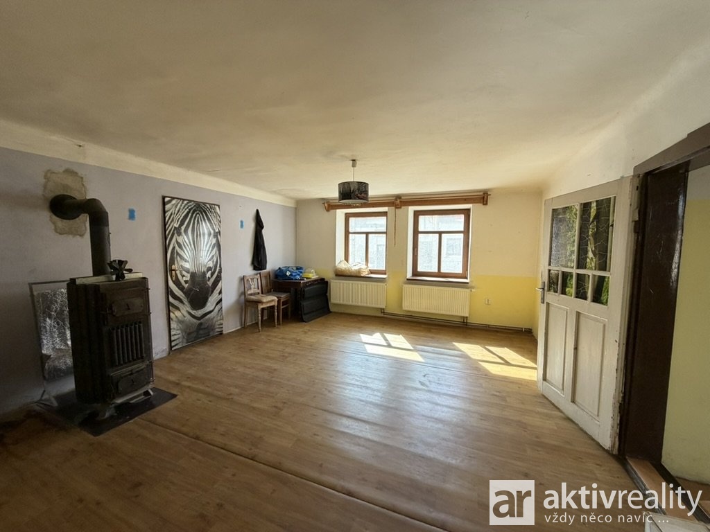 6C780C94-5F9C-41A7-81AB-02378294F28B_1_105_c