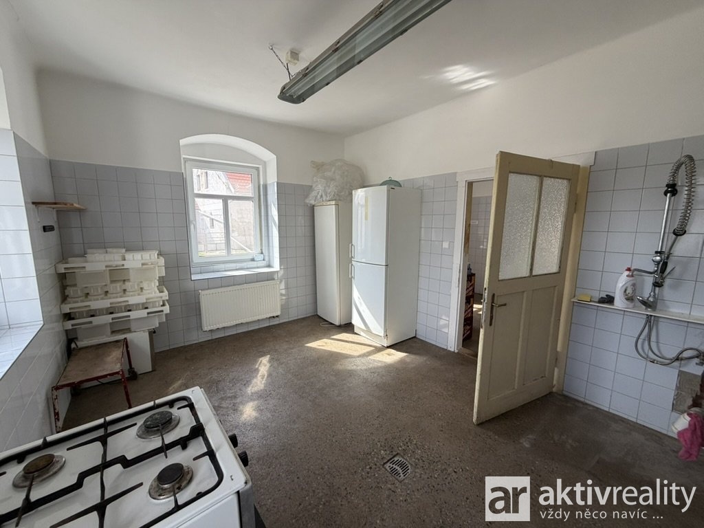 997909C7-8C97-4BCF-B61A-C0CD4565C337_1_105_c