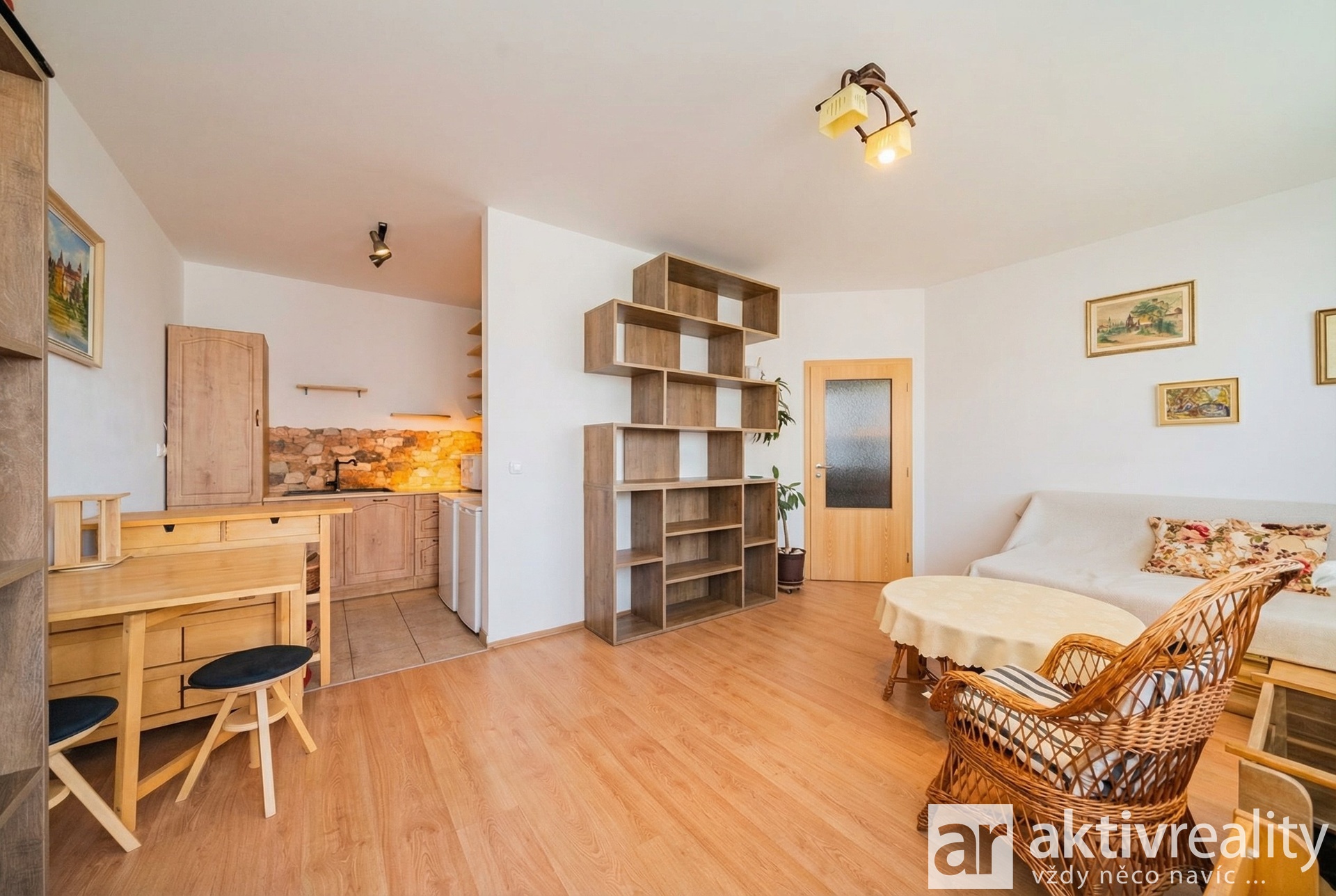 hf_20260408_074857_96d289f4-5845-425b-8aa5-b3be0b4