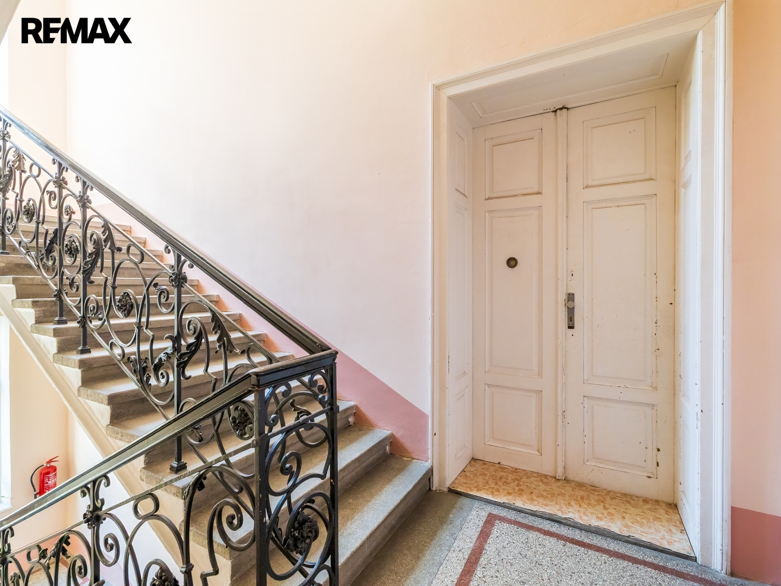 V předsíni je možné vybudovat novou koupelnu.