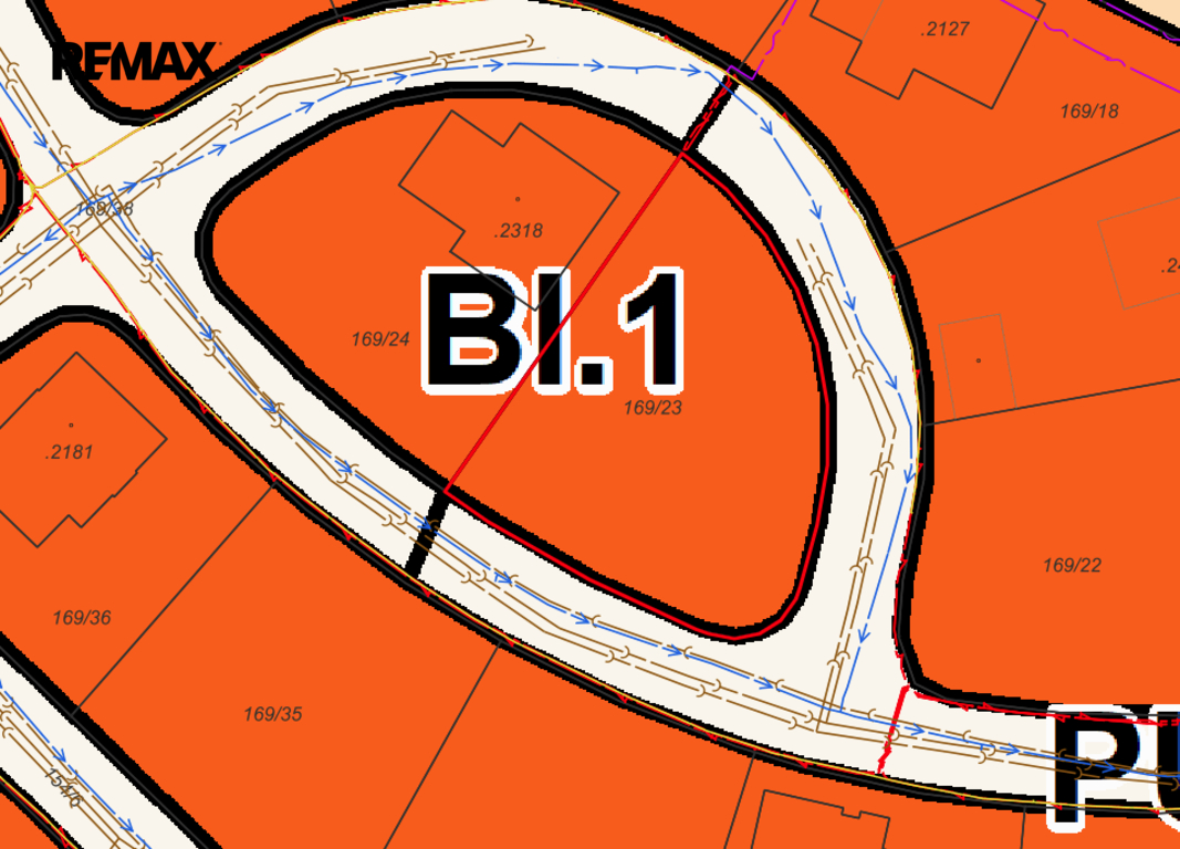 hlavní vodovodní řád a kanalizace