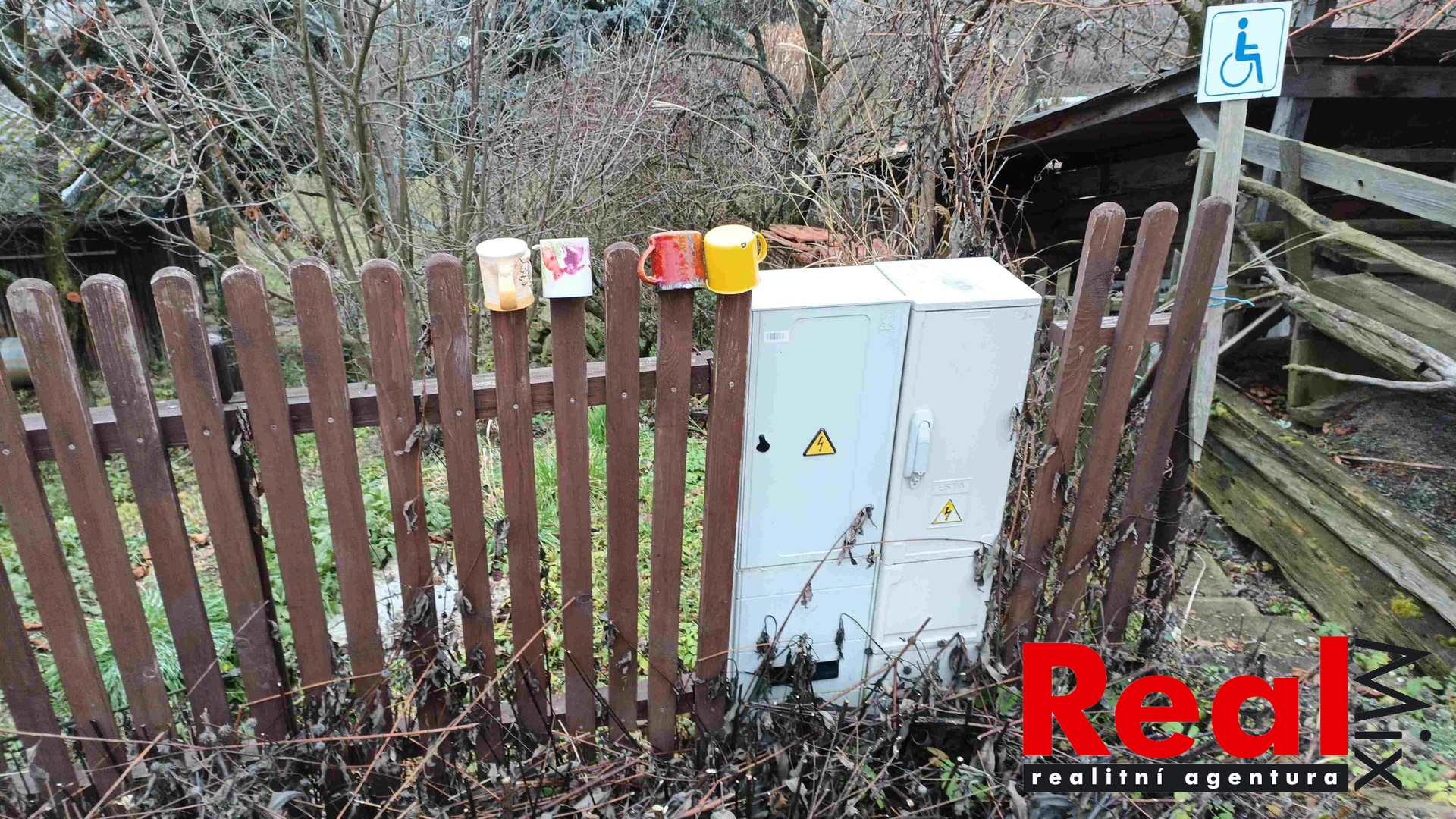 Pozemek Luleč přípojka elektro a vodoměrná šachta 