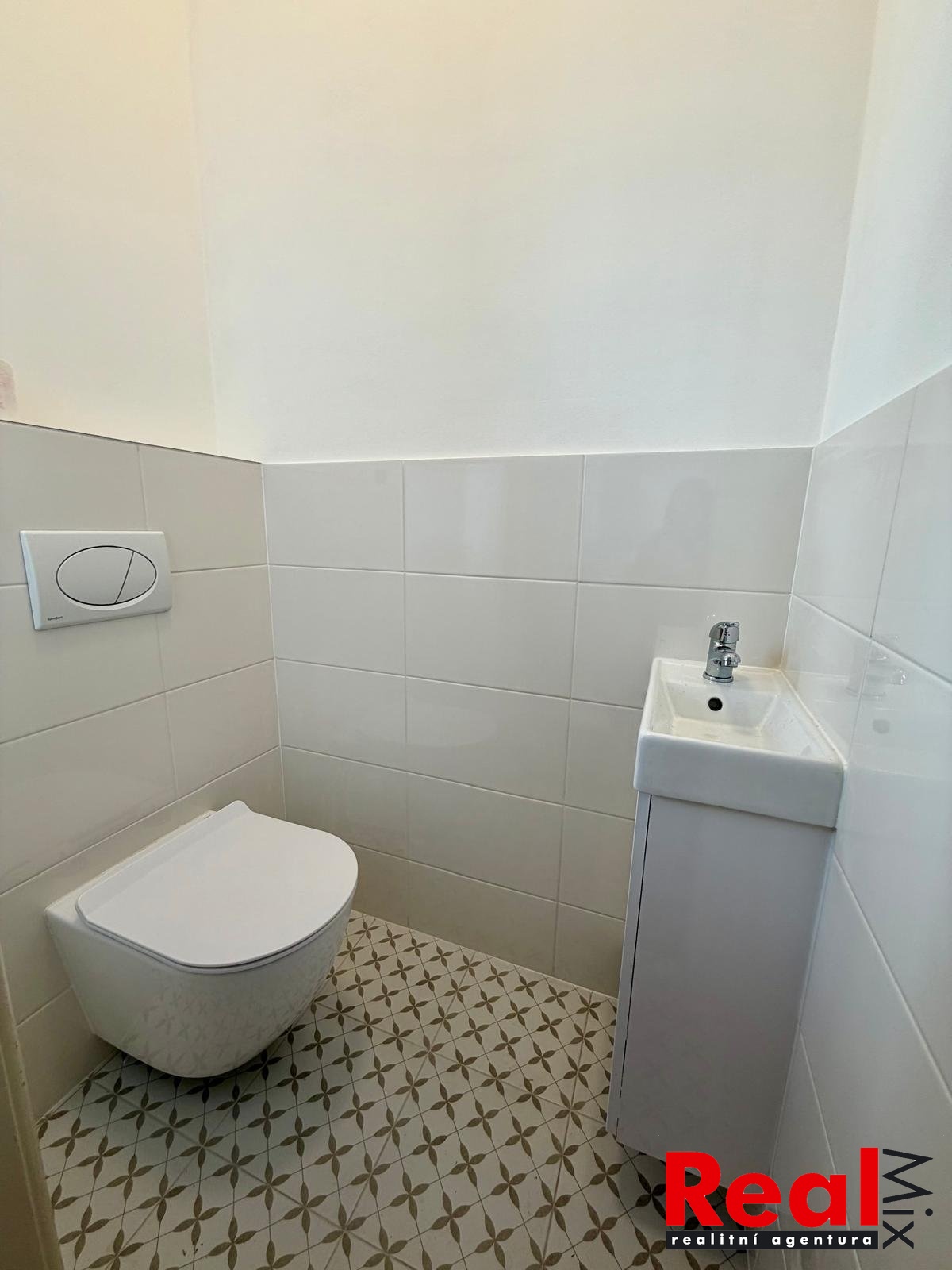 PHOTO-2025-11-04-20-40-01-12