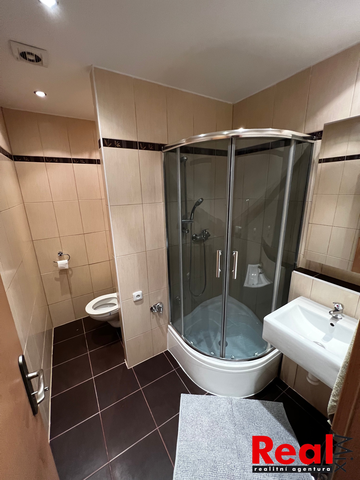 886315CE-FD95-4473-9F04-999FD109FB1E