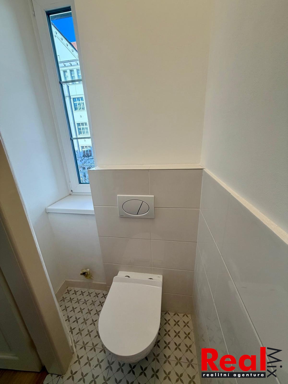 PHOTO-2025-11-04-20-40-01-13