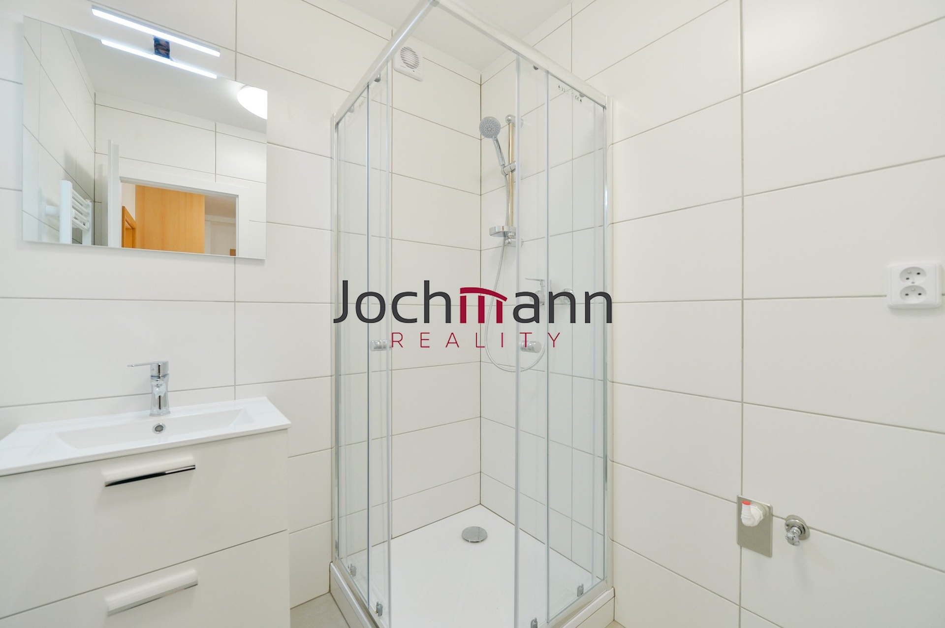 9B177732-040F-4BEE-A57B-7323E2B00805