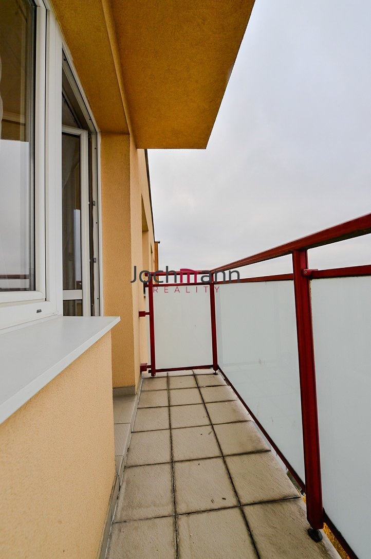 62CC12EB-542D-4B7F-BC6B-29E7E8D2F232_1_105_c