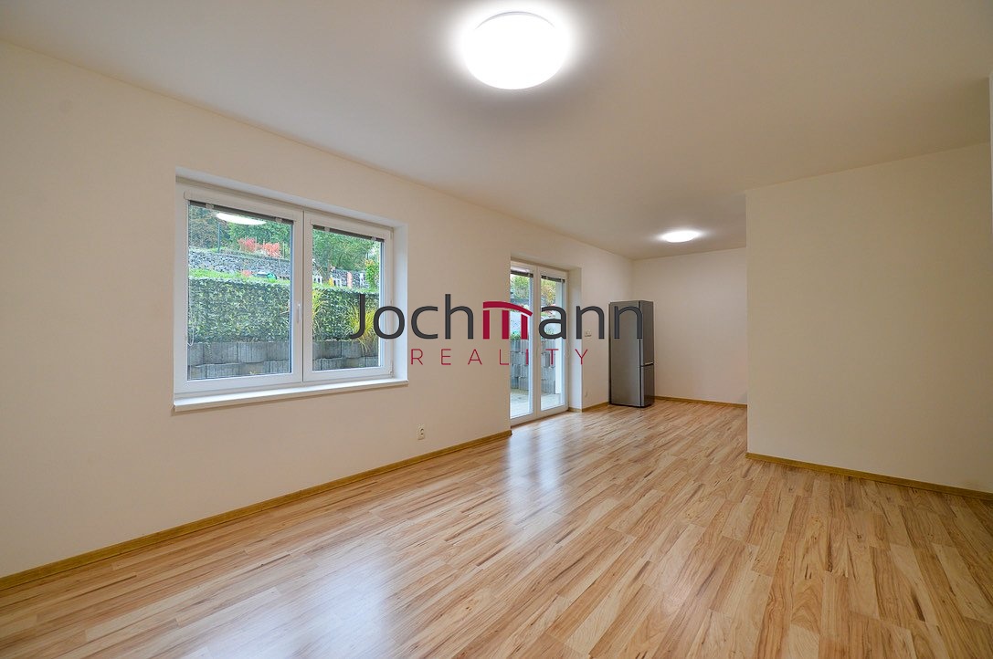 33DF28F0-D6FB-4F32-AA2F-61B0AF19D687_1_105_c