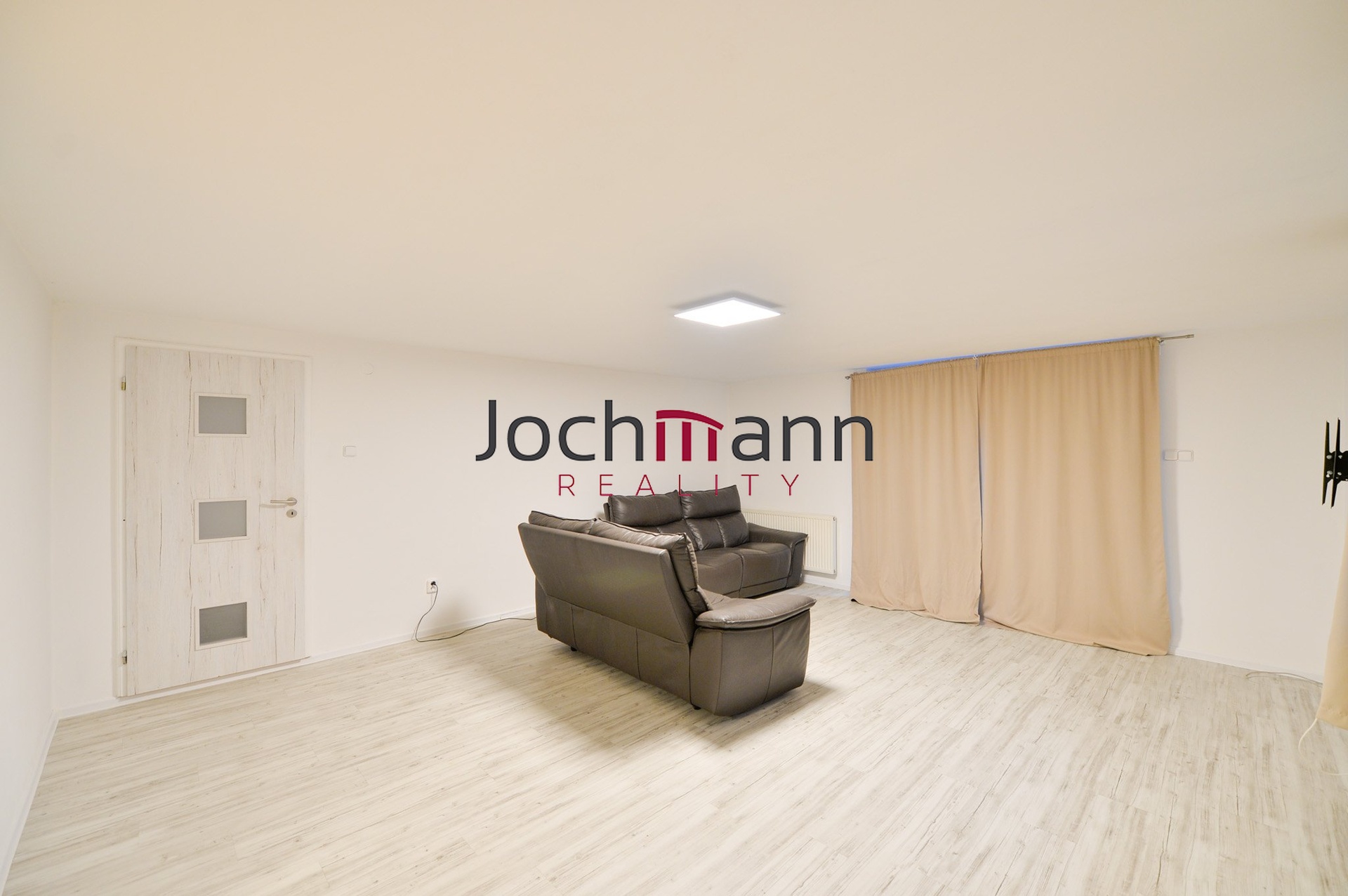 20986595-260B-4F04-A411-17F6CCB916B1