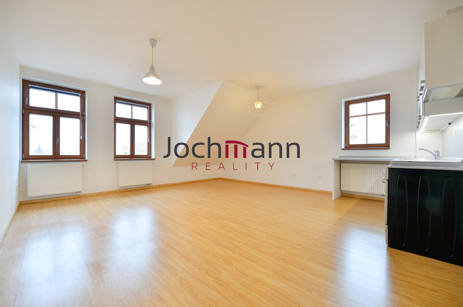 9FD9A051-35DA-4969-8700-5BDD5BEAC8CA