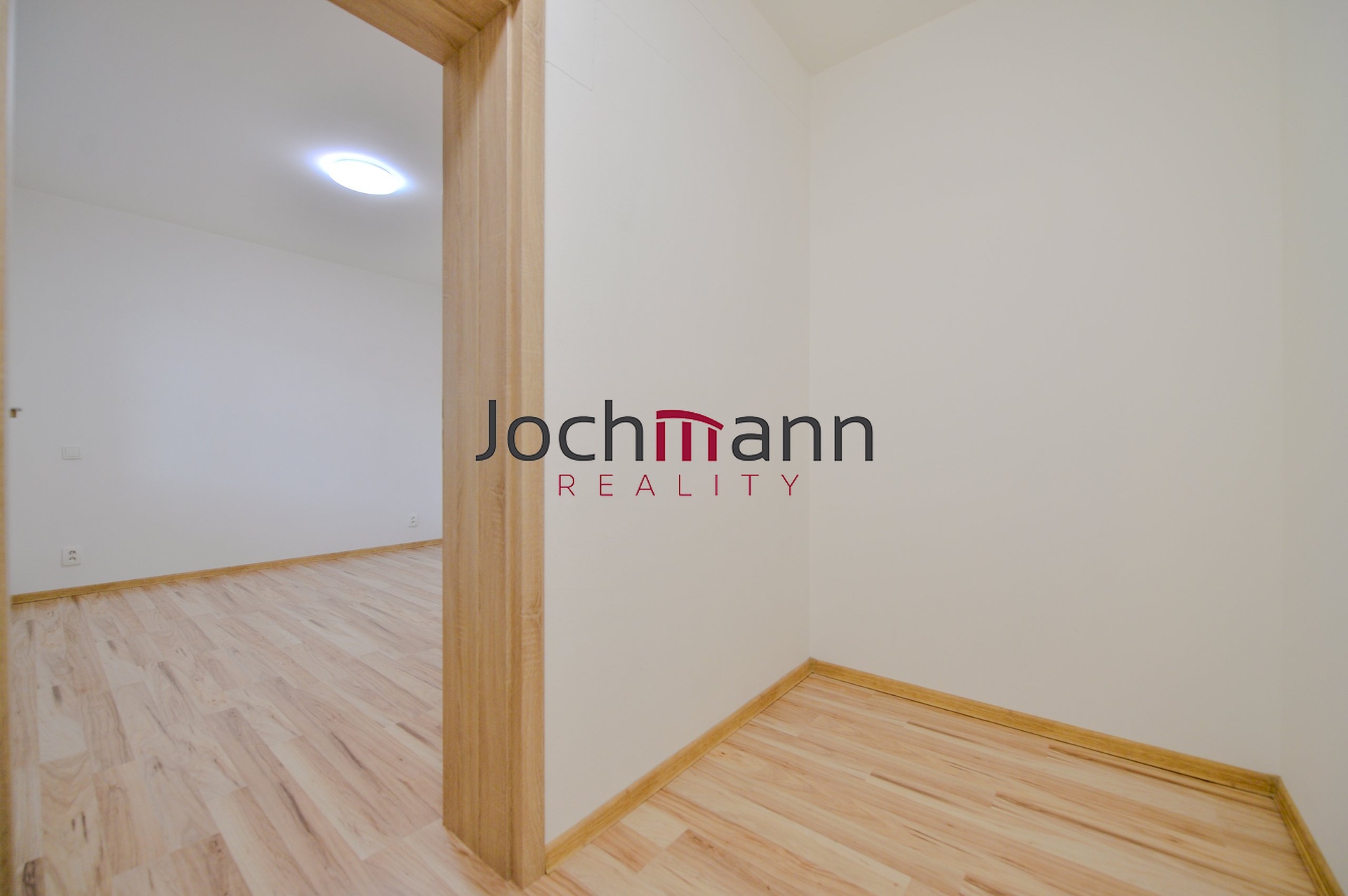 226E8908-ECDF-4BB8-9F13-E765A92B7E45