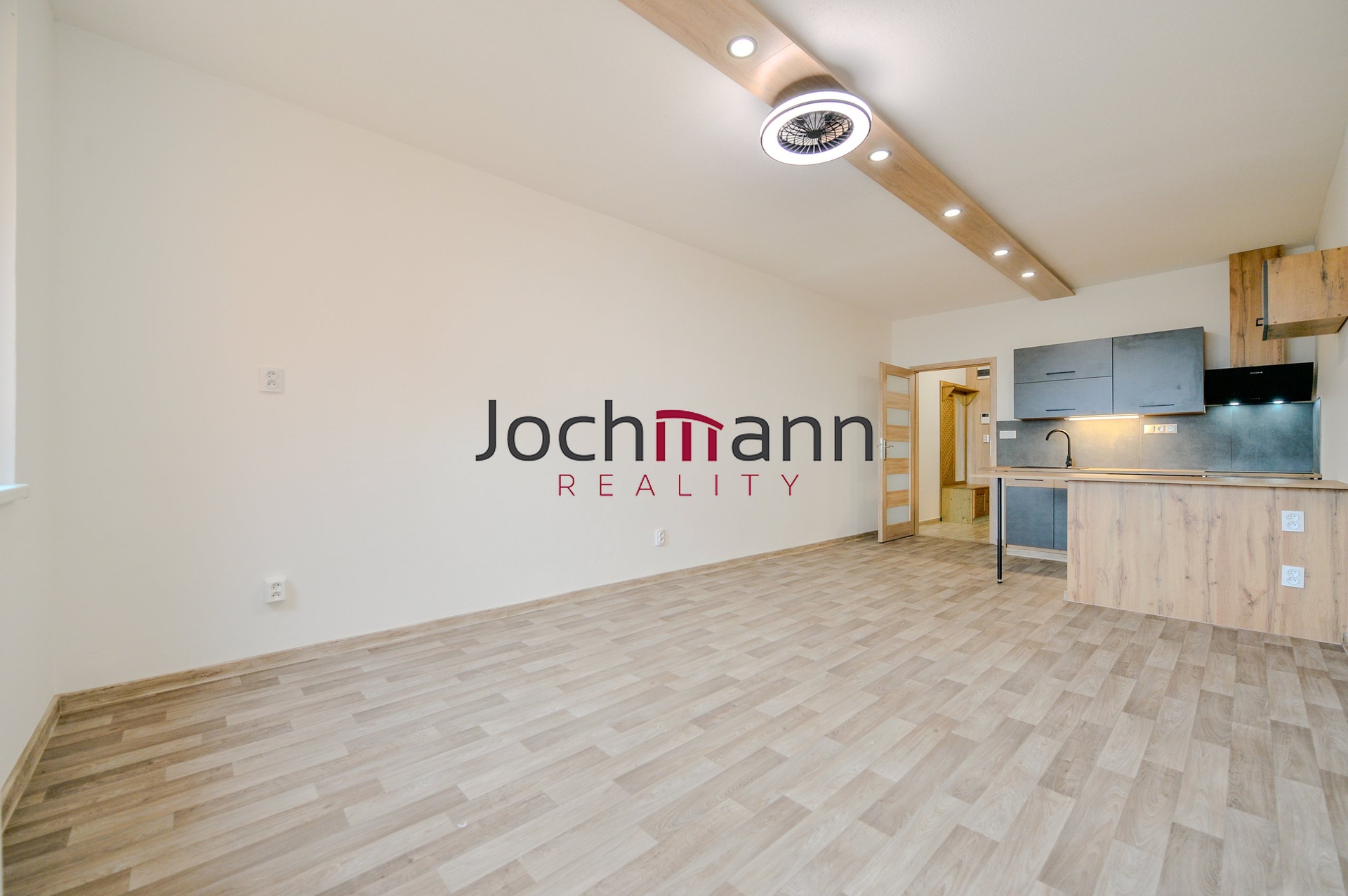 BF0426D5-5411-4E60-A768-31DFE19852D7-2