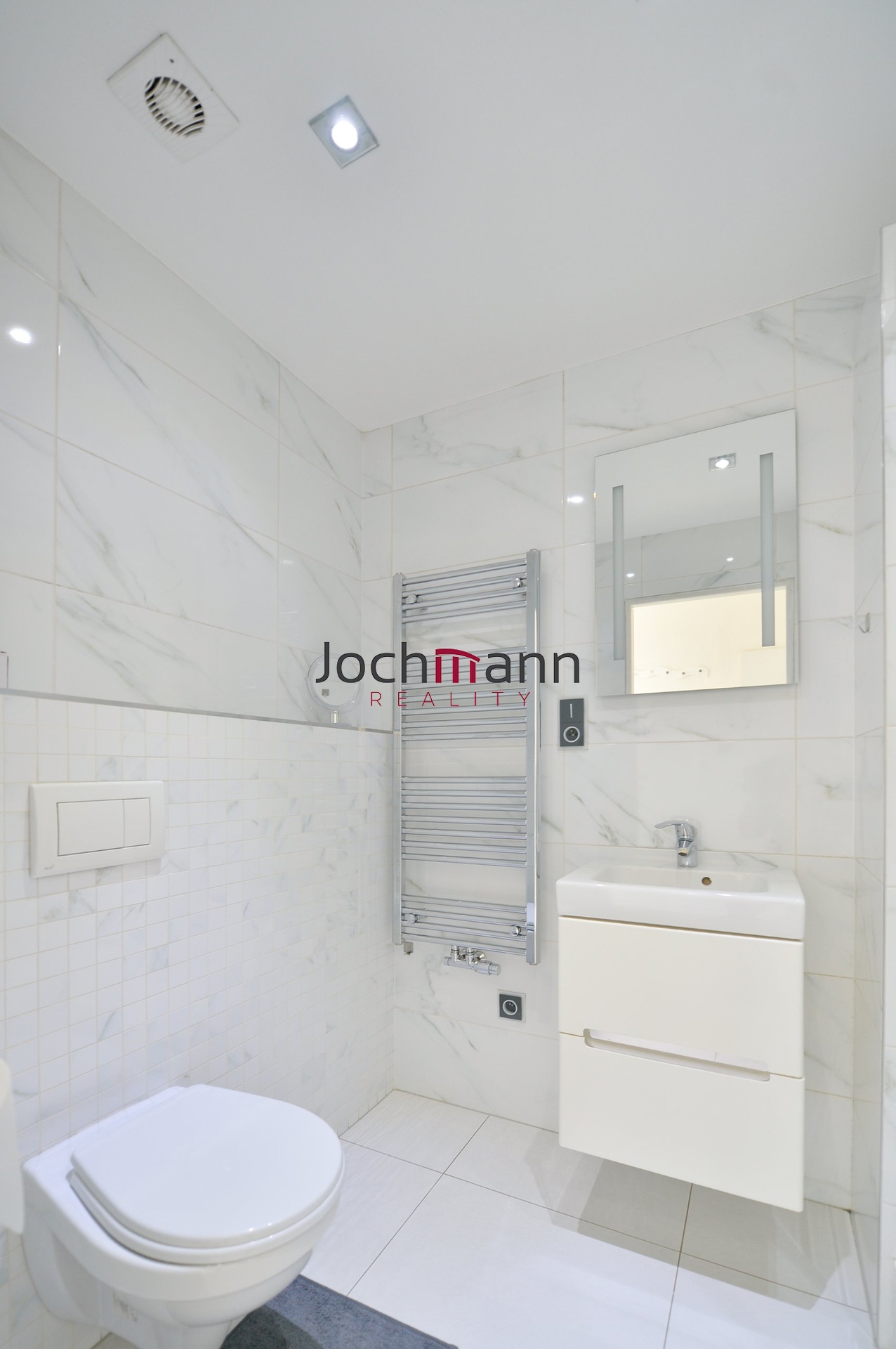 3CE8B3FC-8993-4E2D-A242-938397004C24