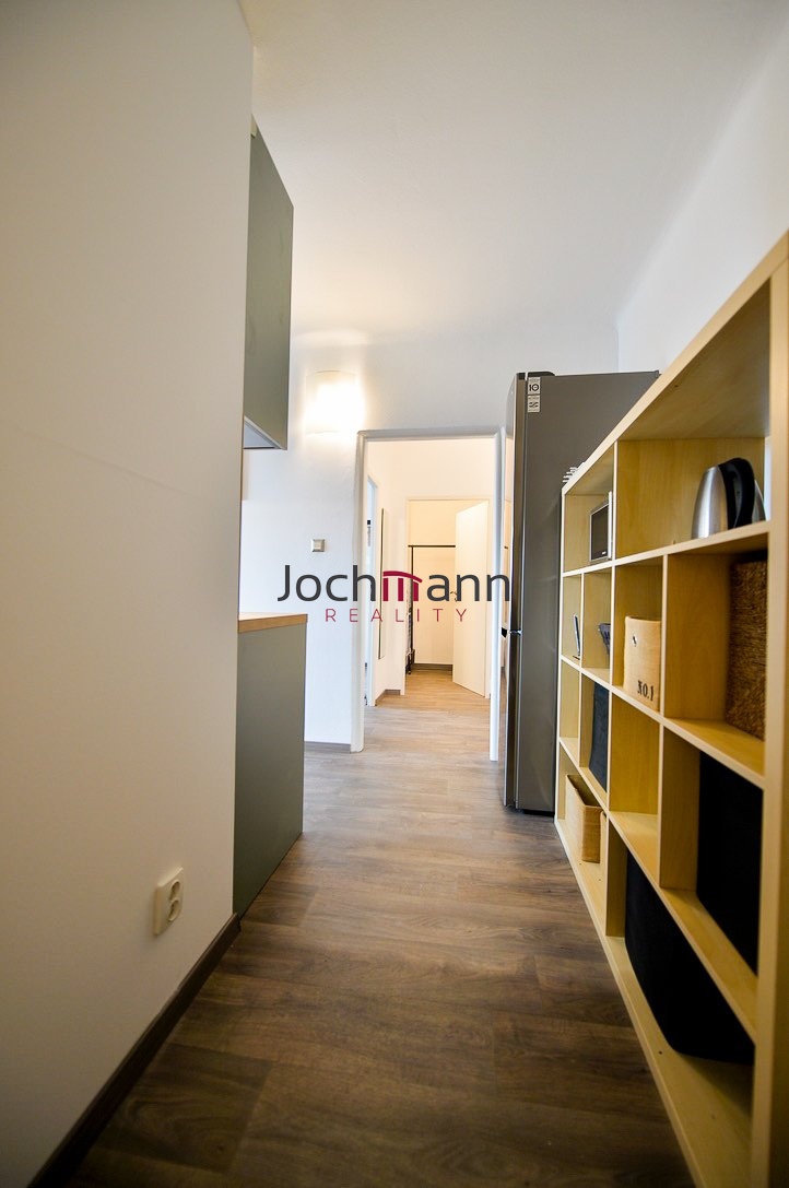 875AF34E-9338-4EDA-BE33-8CFEFB4B6631_1_105_c