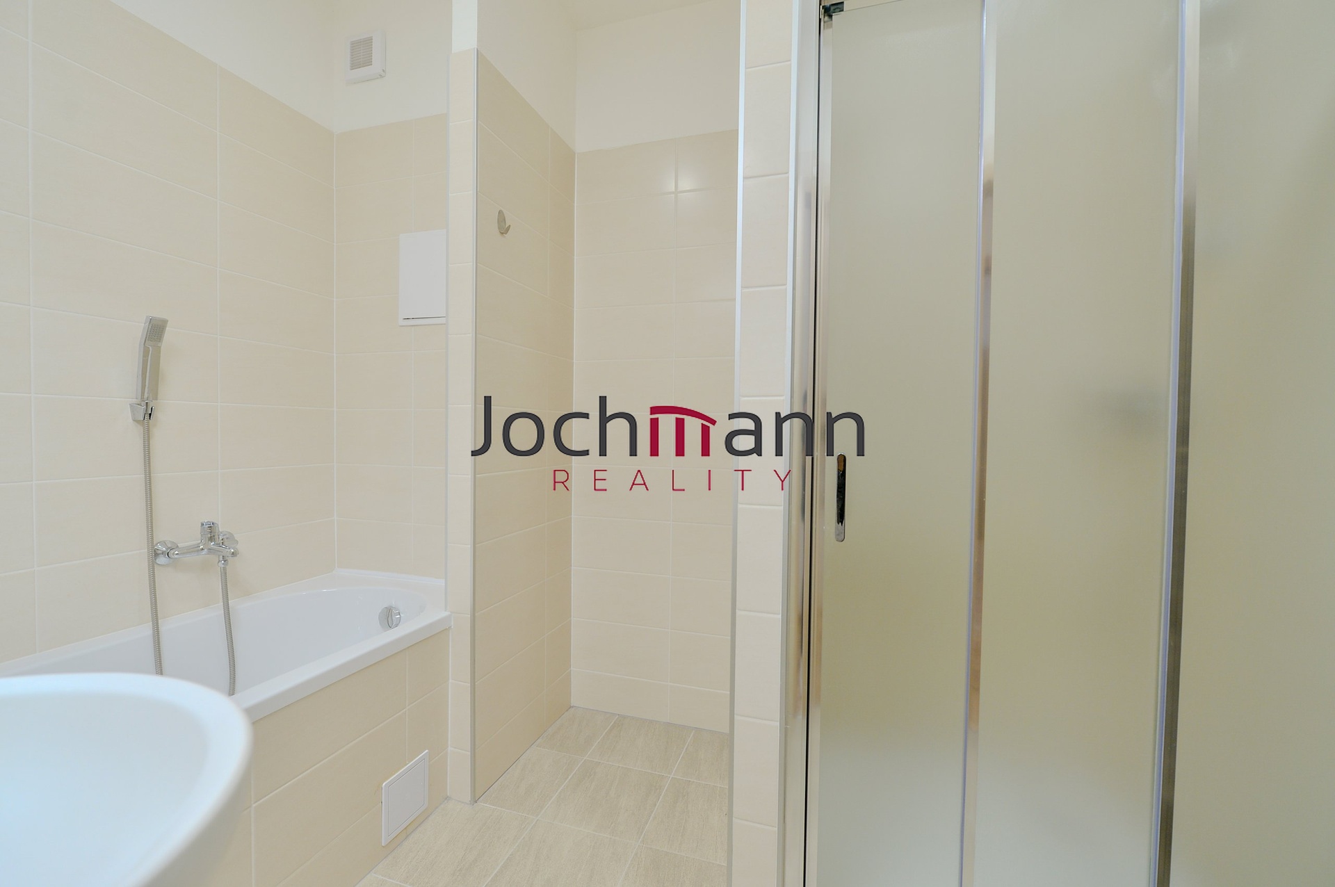 660AD2DD-D228-4338-A846-37B8D8D899B2