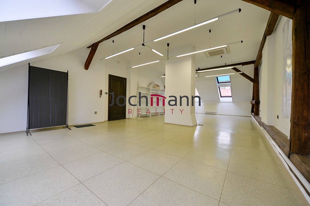 Pronájem kanceláře České Budějovice 12 000 Kč za měsíc, foto 1