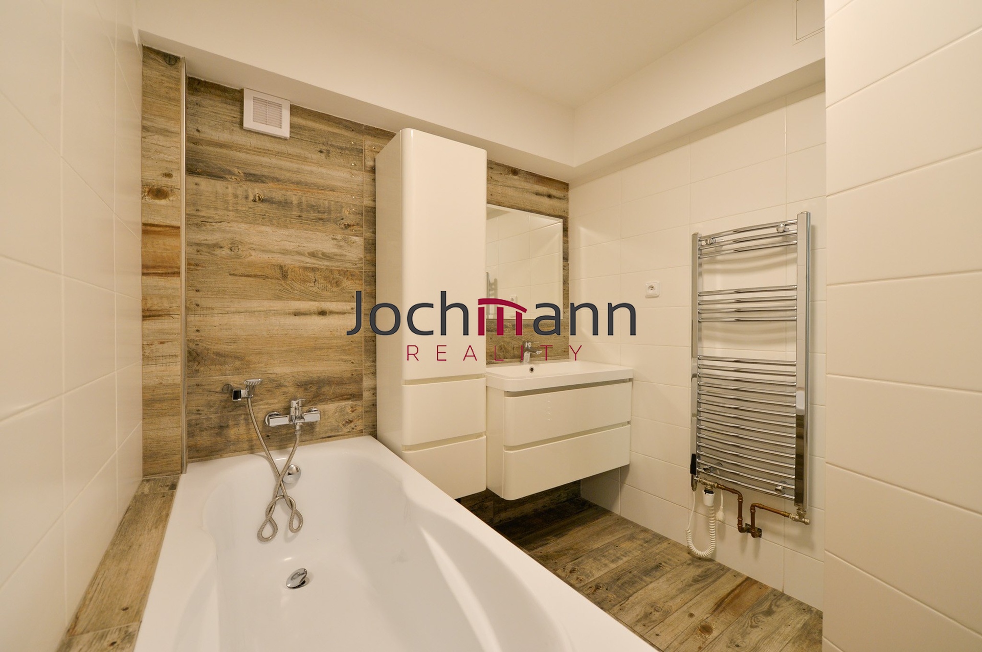 9BF19A87-390B-49CD-88FE-44A9D0A7F0FA