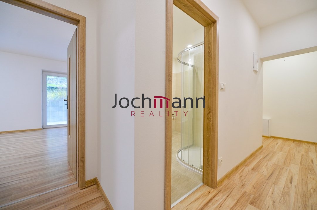 92314B68-7EDB-4F4B-964C-6516691241CD_1_105_c