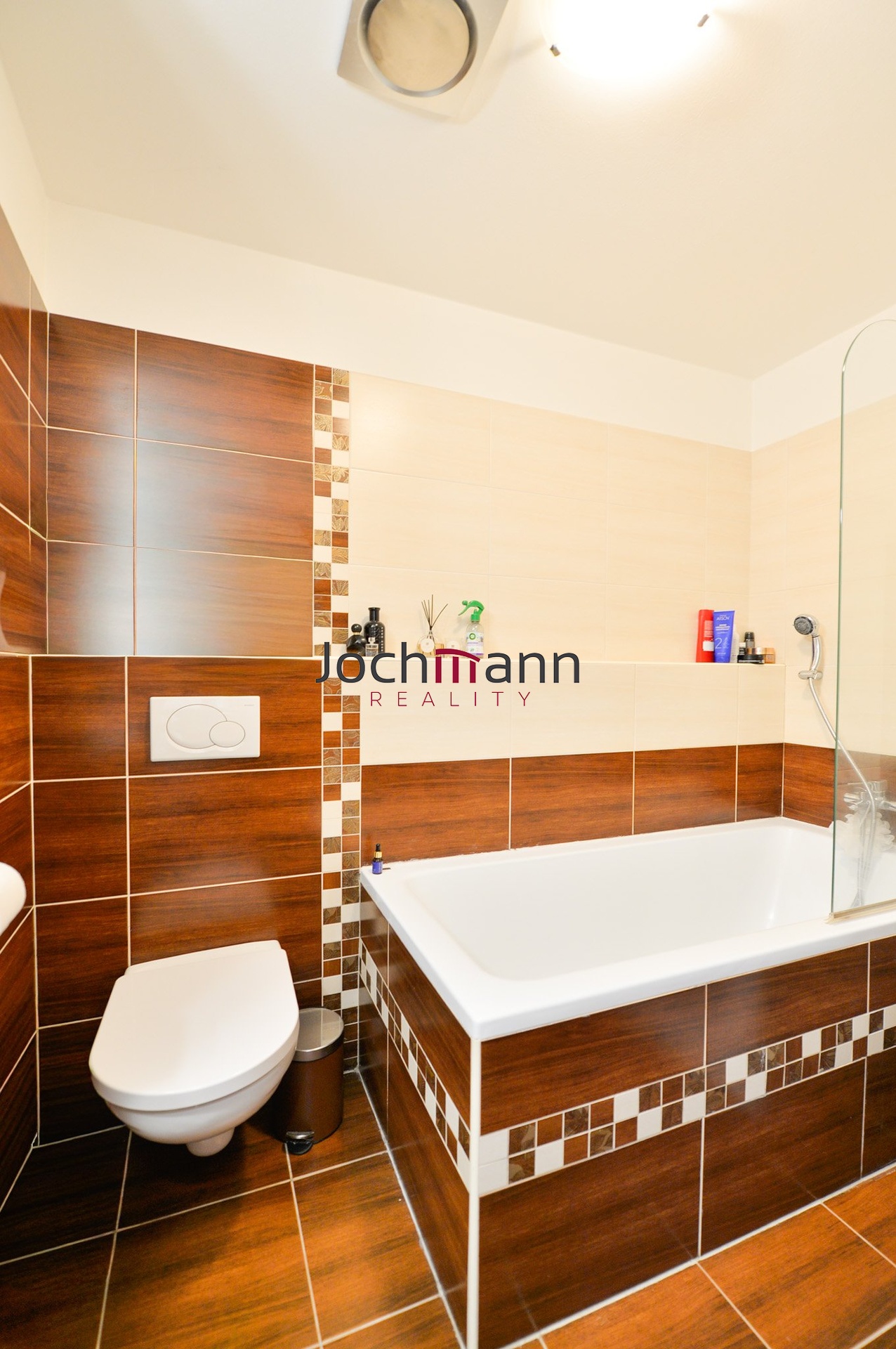 65198213-522A-49B0-B8E9-83F08EAB0D4D-2