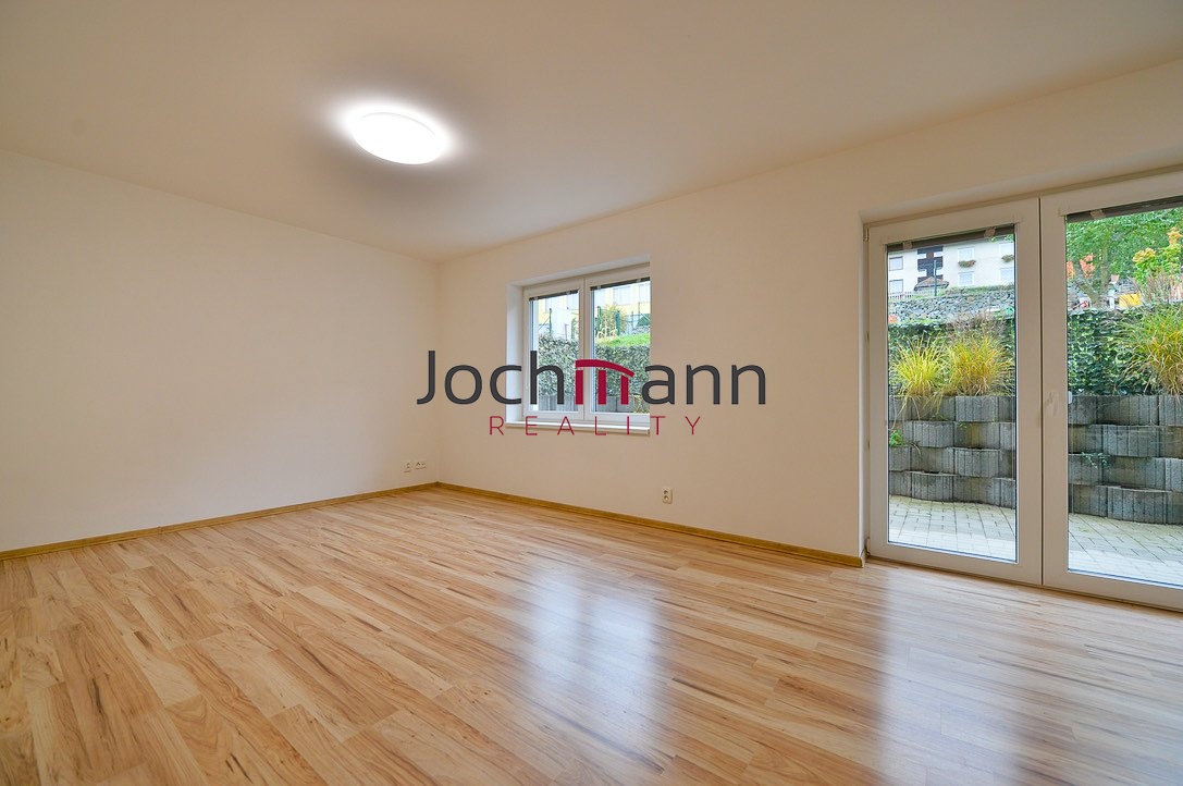 E8927D8A-4F9A-4B57-A4D2-DAD358636123_1_105_c