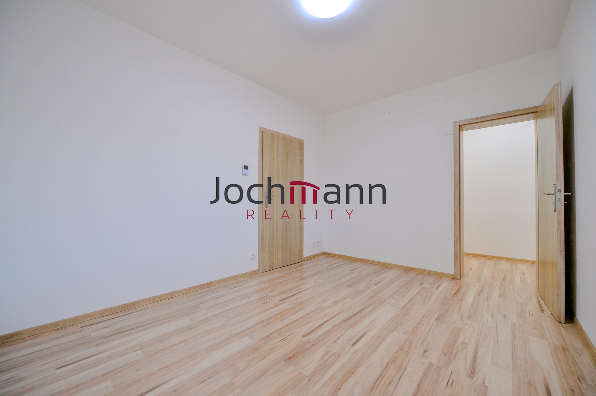 93F8AEFE-97D8-4BEF-86F7-59A15F824456