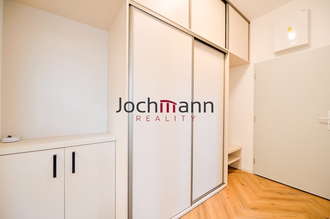 4FF97E89-B4DB-4AD2-9565-CBF12090B376_1_105_c