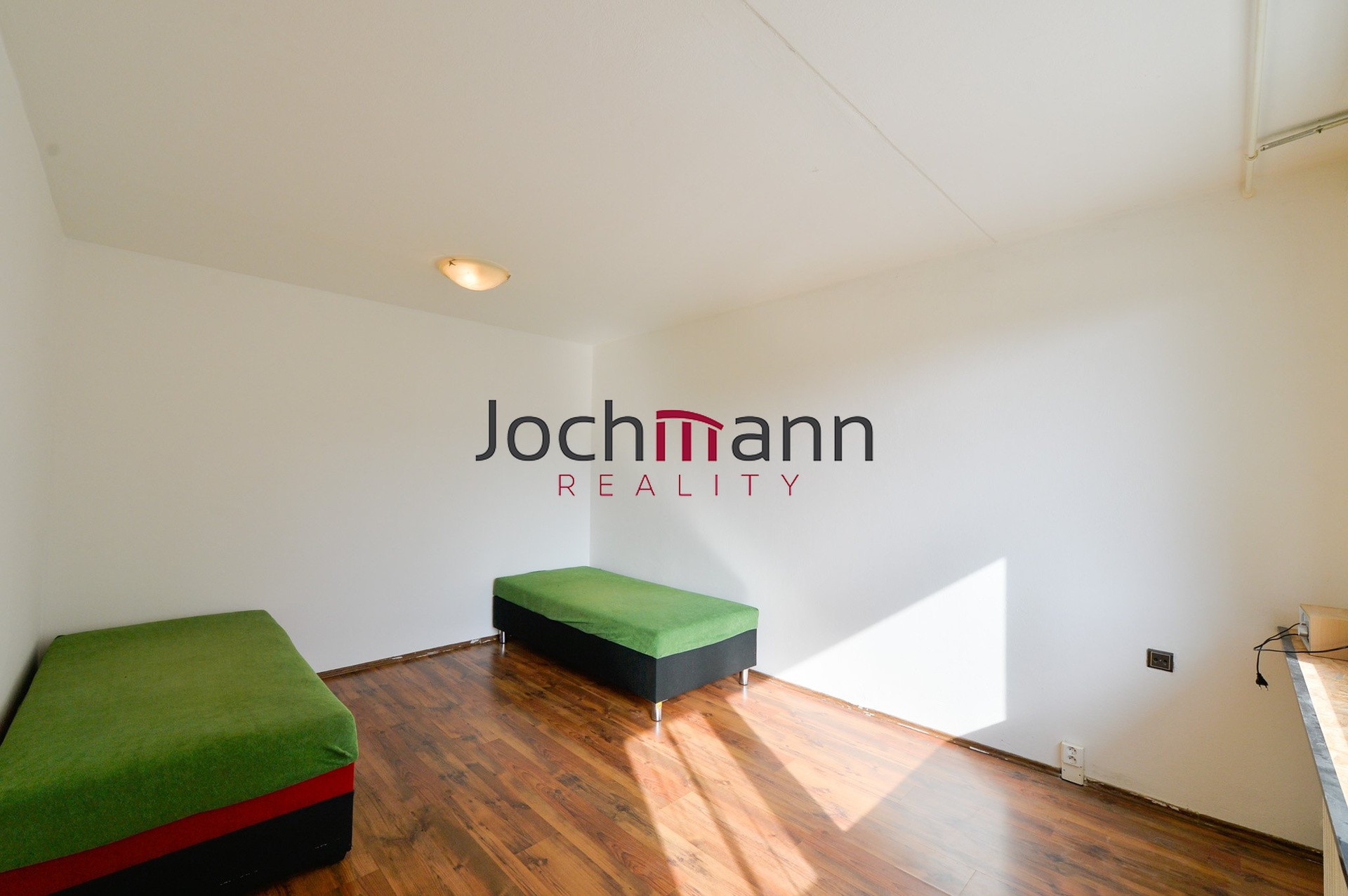 65DC6FB2-9B3B-40B6-814C-BC2727930B00