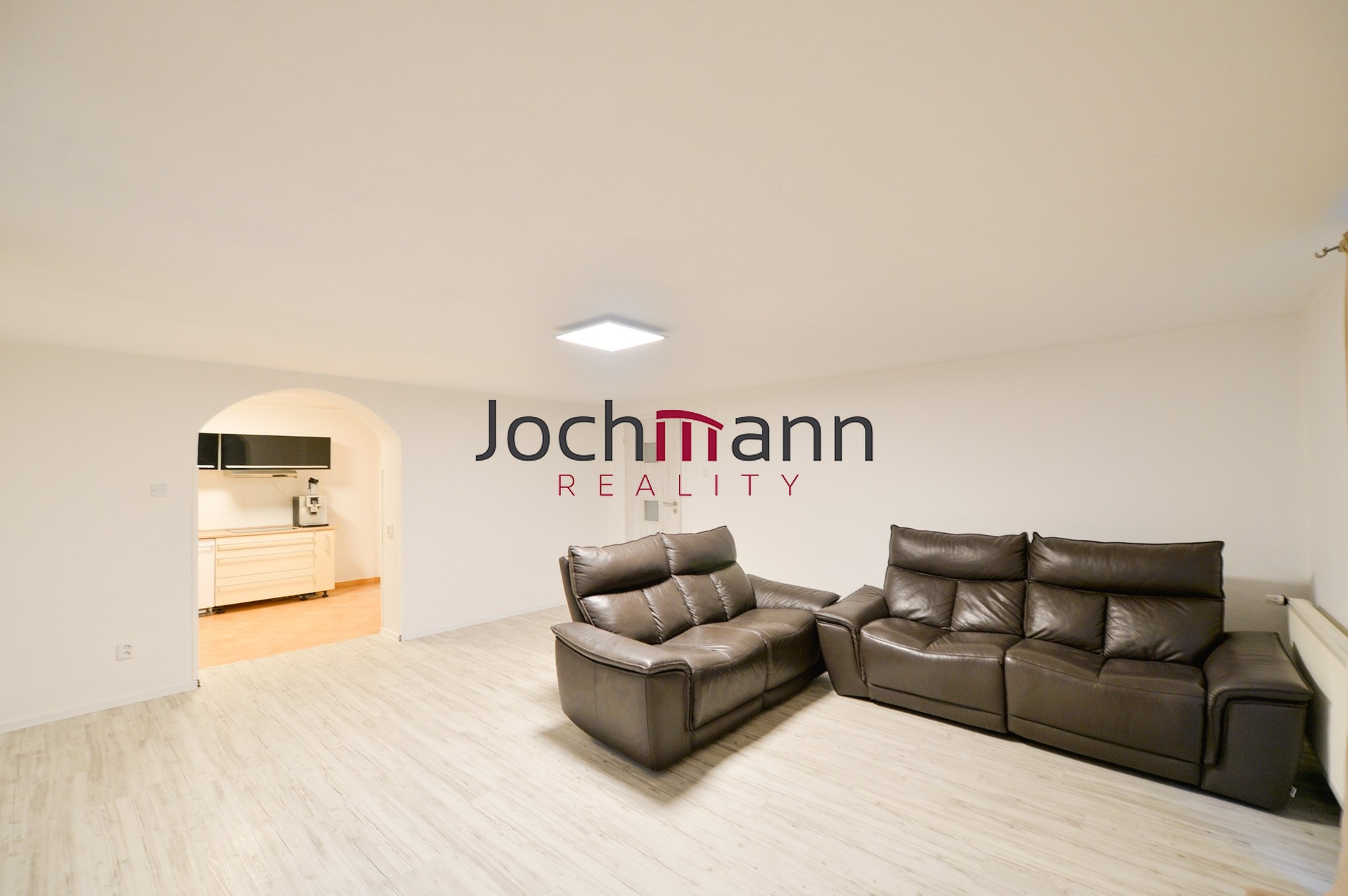 B50ADFAE-E370-41FA-8AFE-83F0A2E79EF1