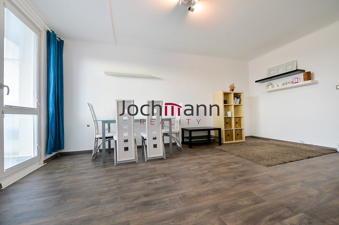 B6E792F8-FD9B-4015-87F6-3FFCD4FB8643_1_105_c