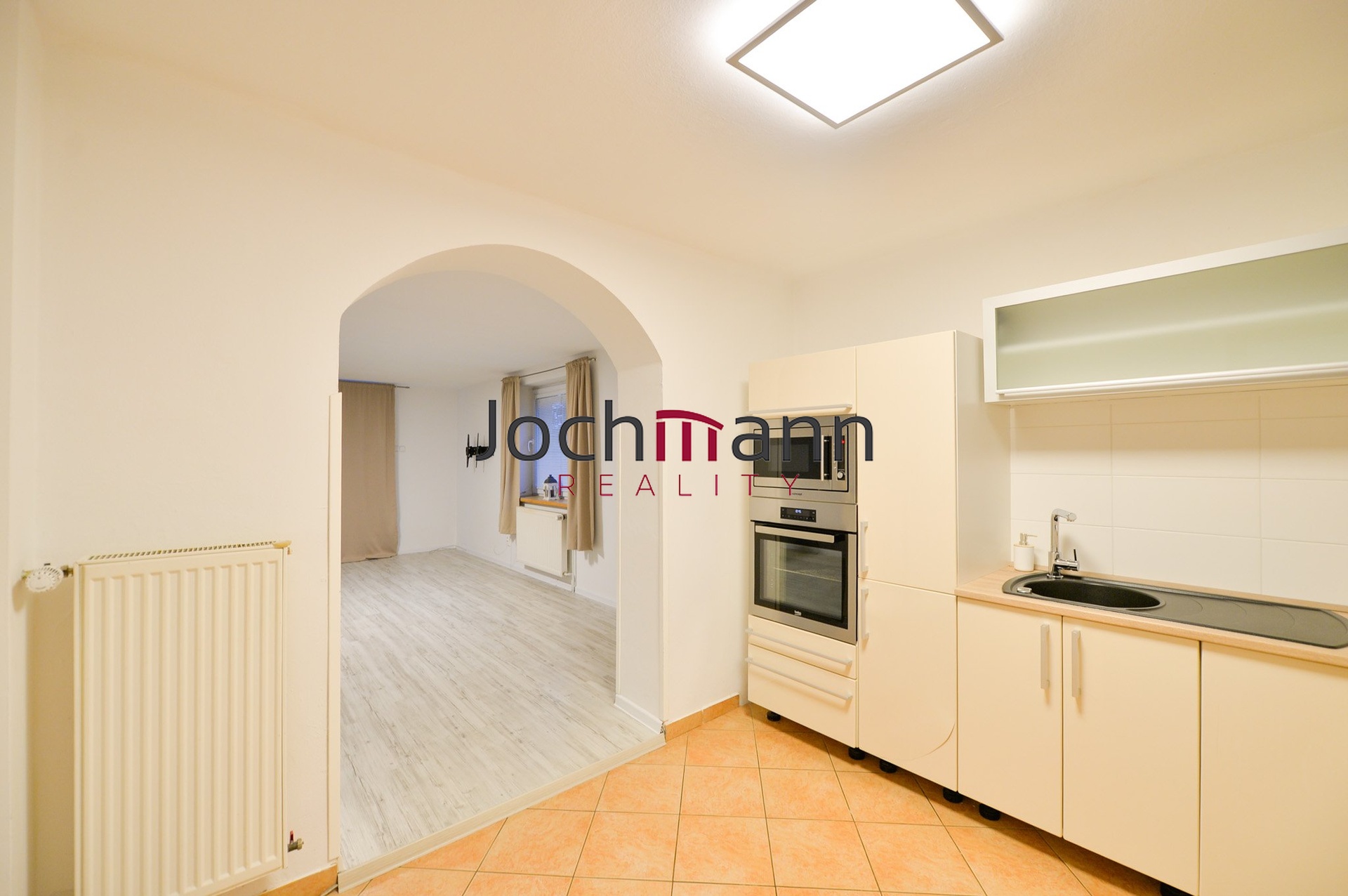 3C7E630F-8CD9-41D9-9E2F-03448914525E