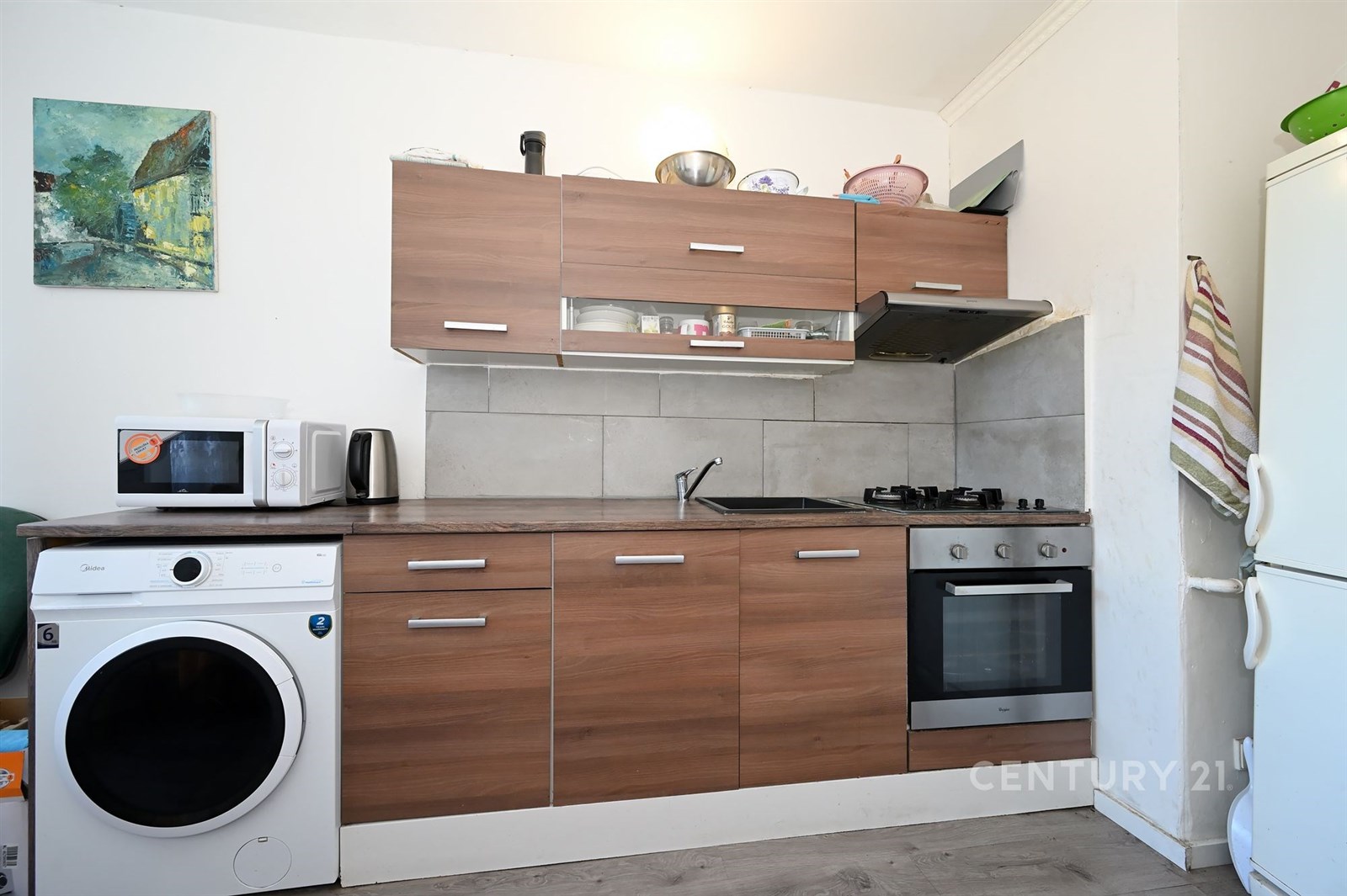 A bright, light-filled kitchen